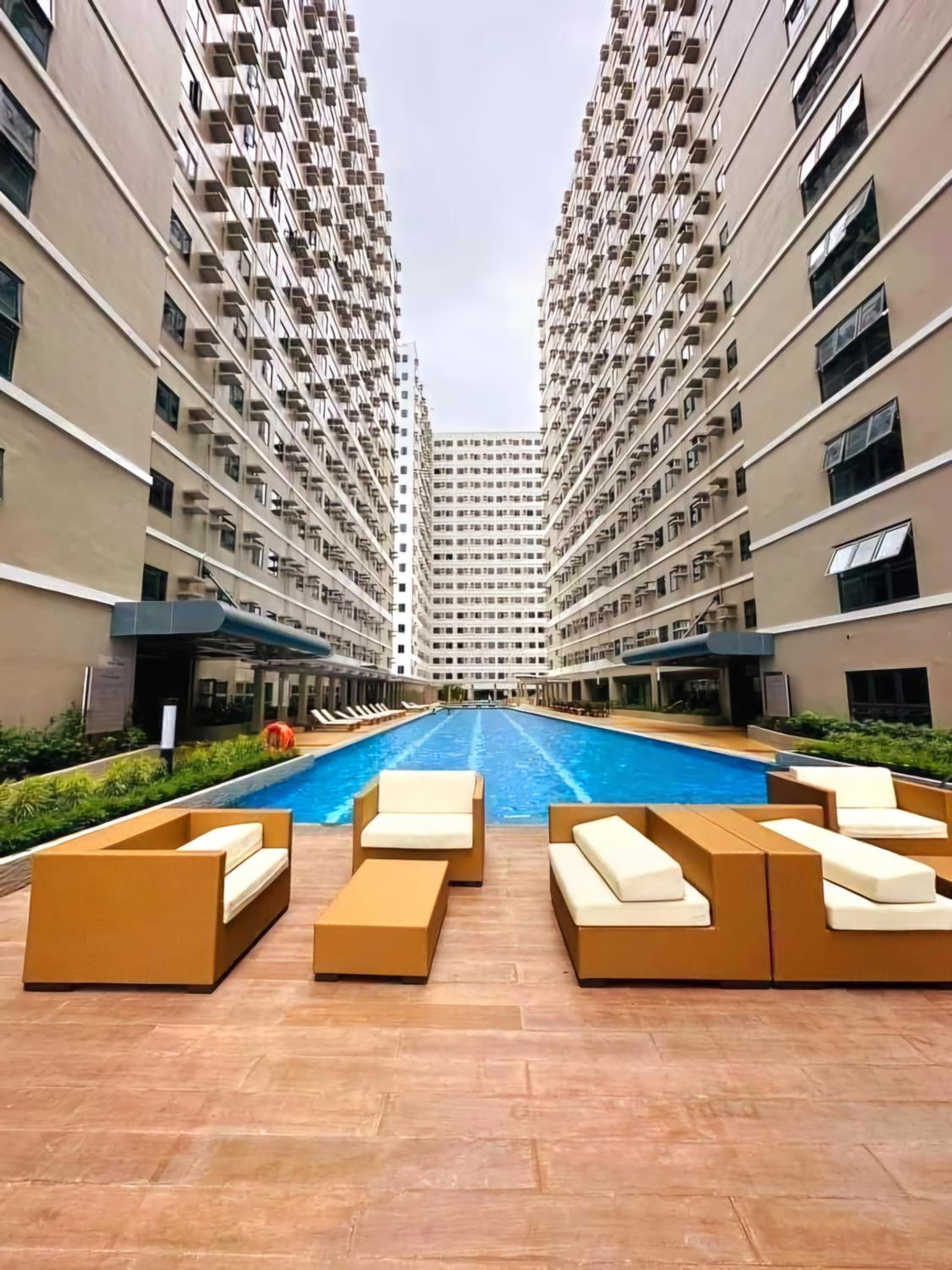 Acellyne's Suites at Green 2 Residences with Netflix!