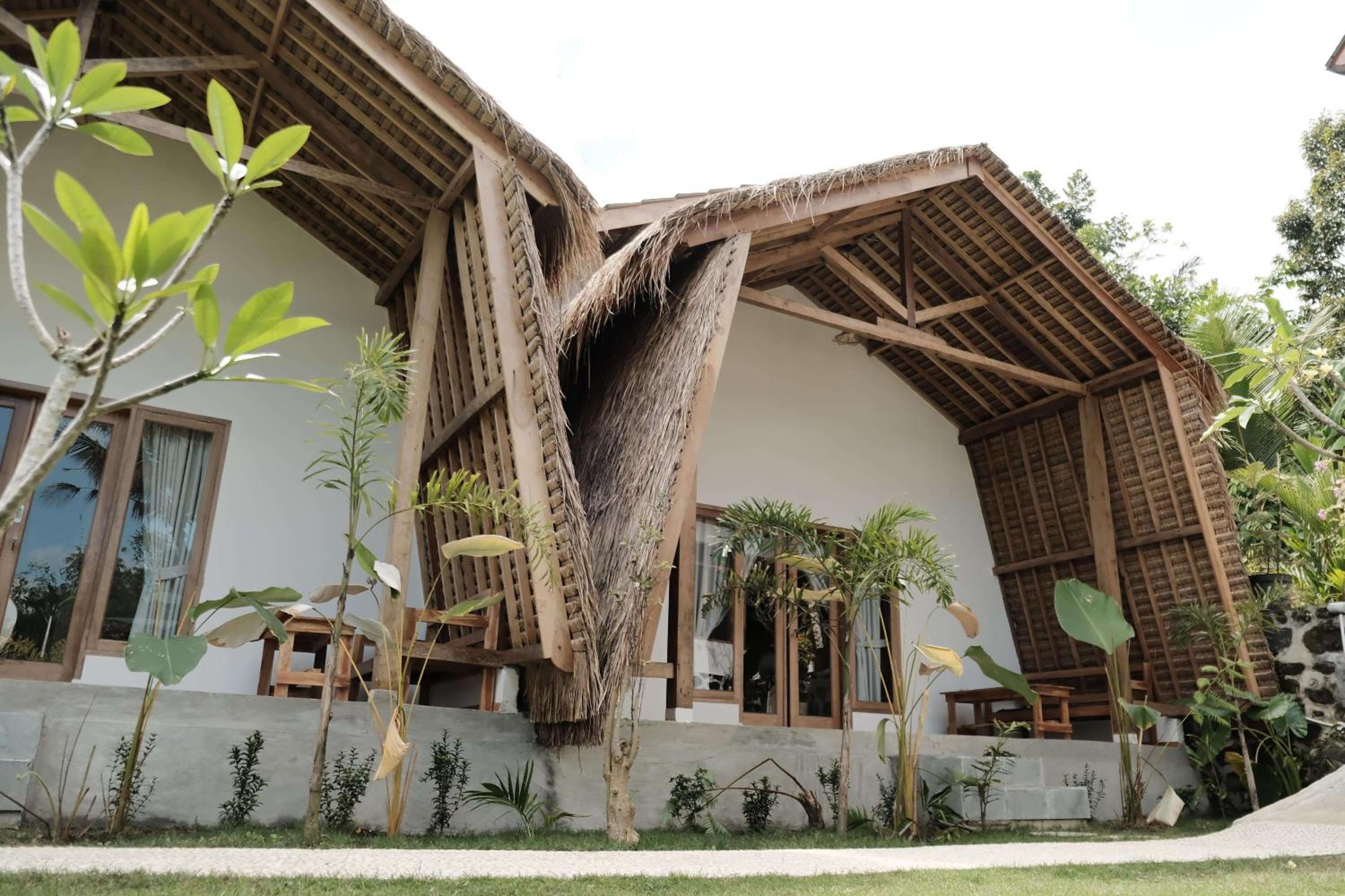 Alora House - Authentic Tetebatu with Village Tours & Cooking view 2