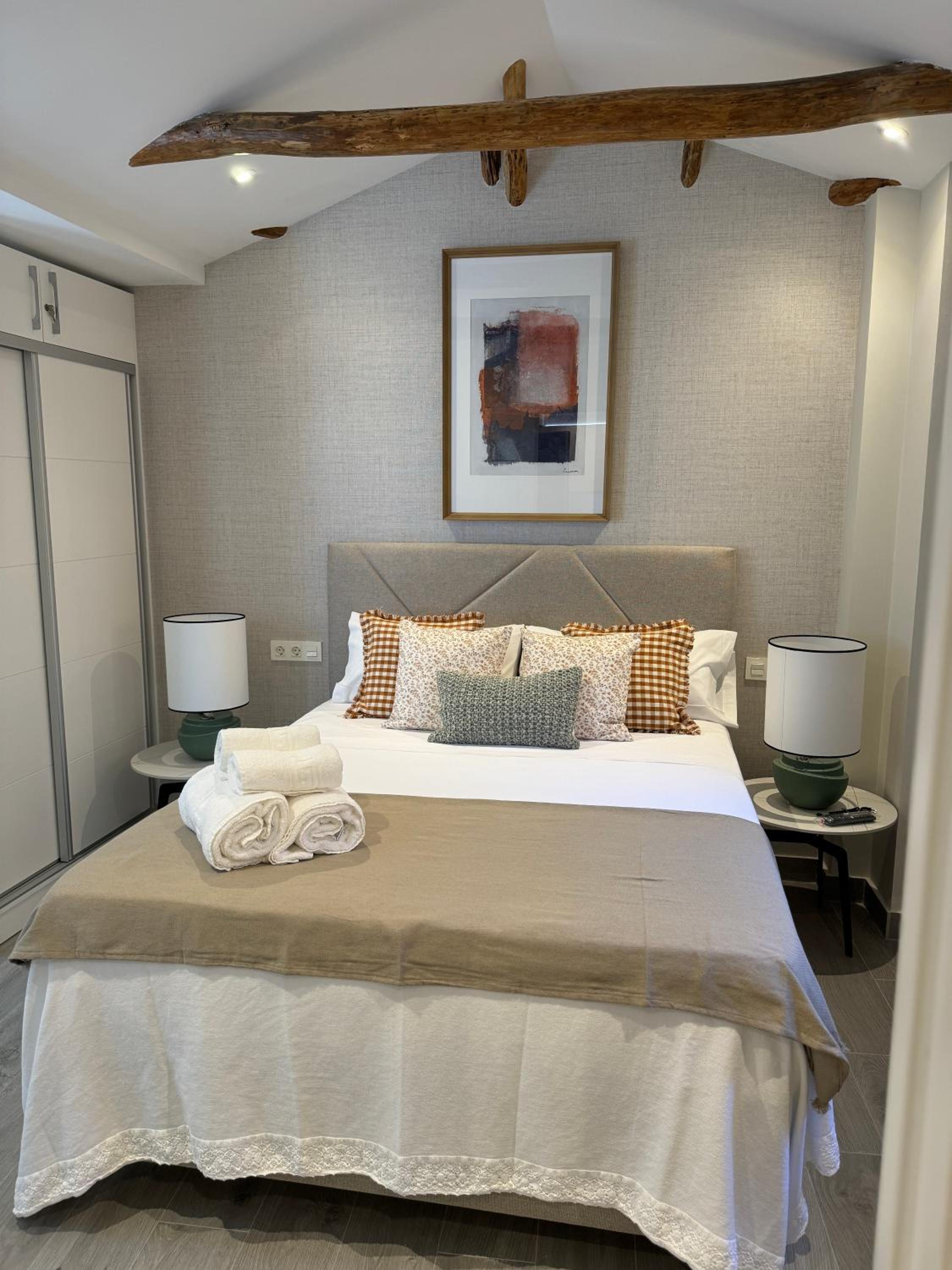 Suspiro Penthouse 302 by Florentia Homes