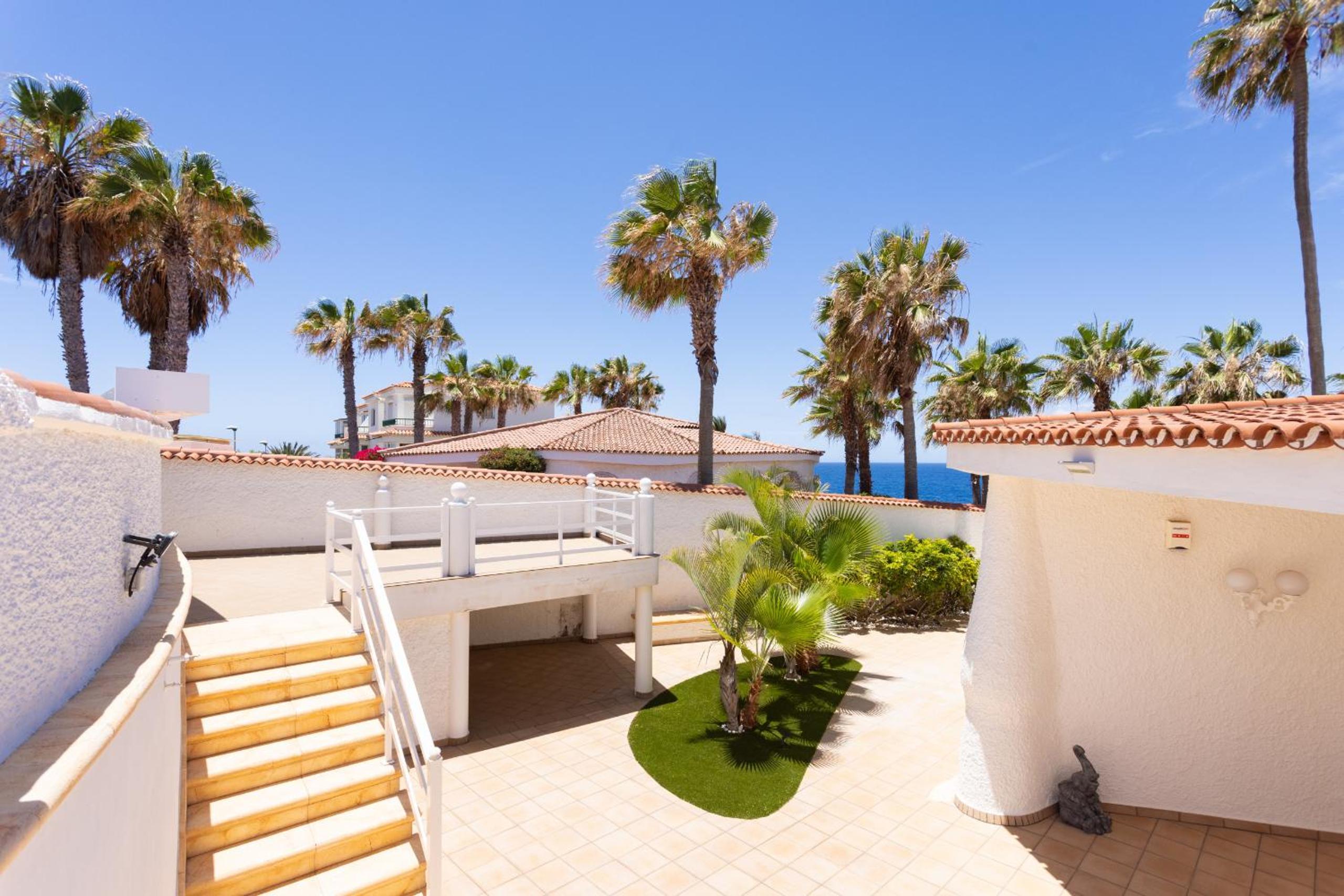 Atlantic Dream with pool and jacuzzi Only Adults