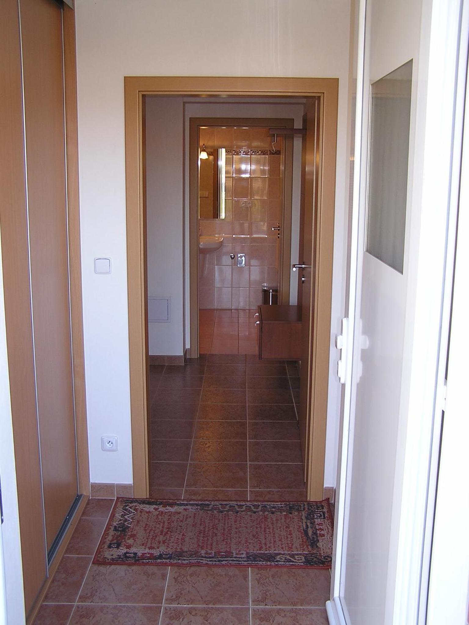 Photo 33