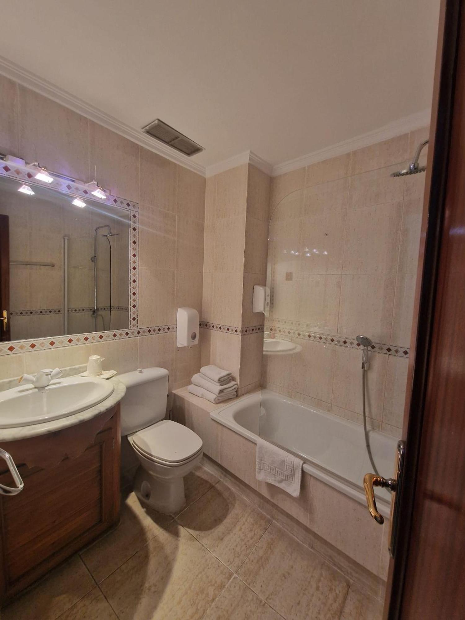 Hostal La Toba