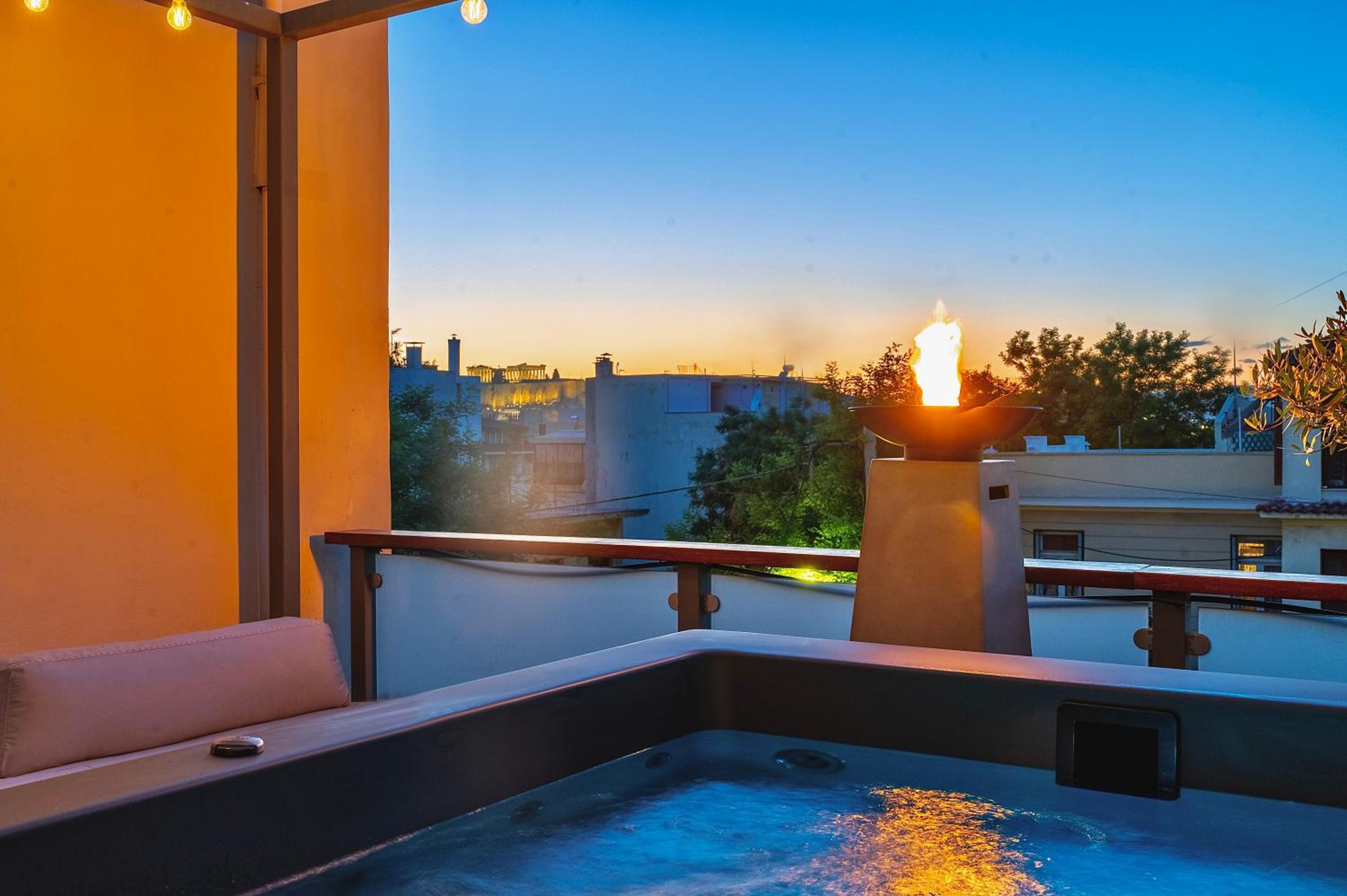 Majestic Villa overlooking Acropolis with Hot Tub