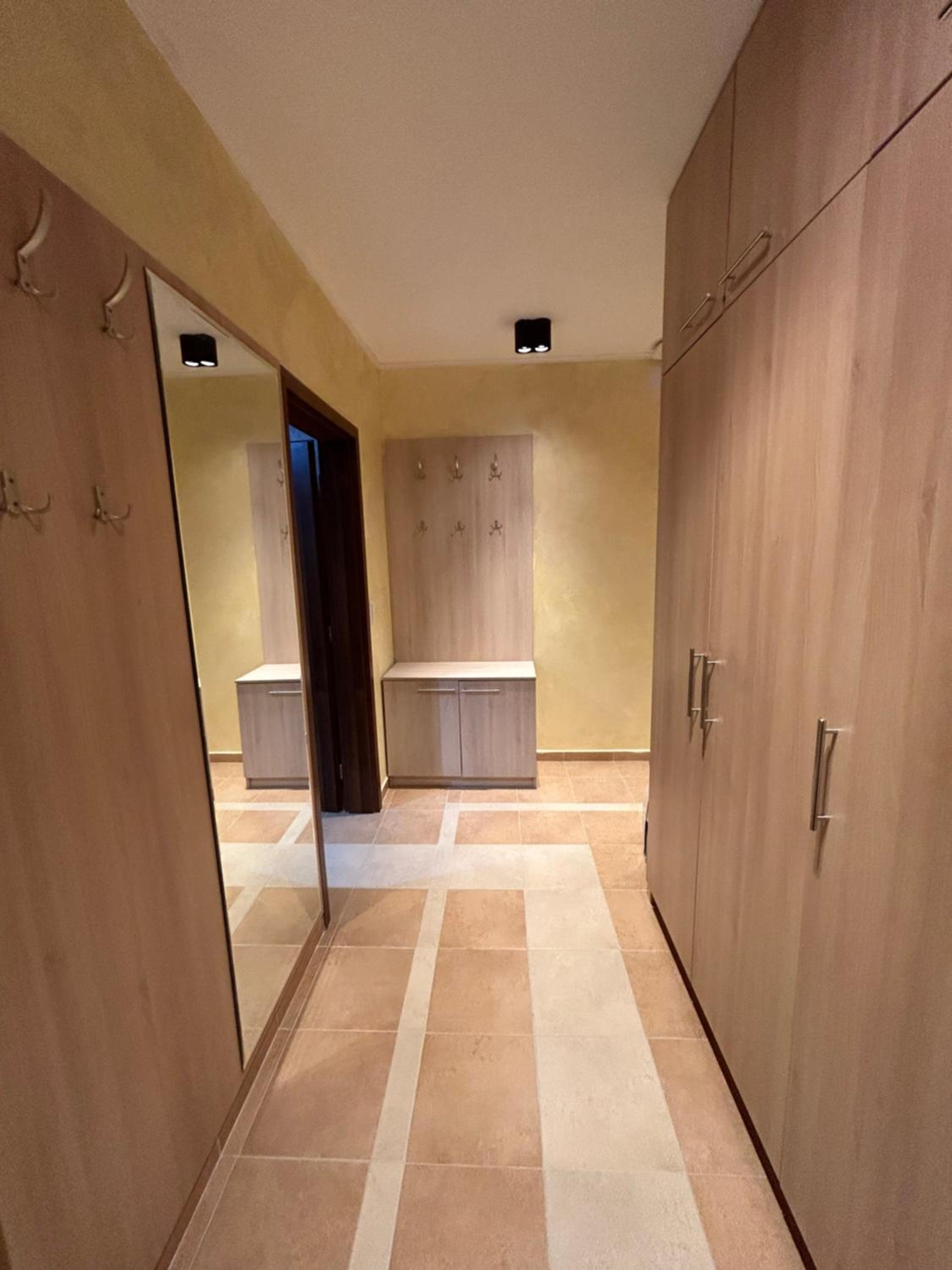 2-bedroom, 2-bathroom with fireplace and garden at Winslow Infinity