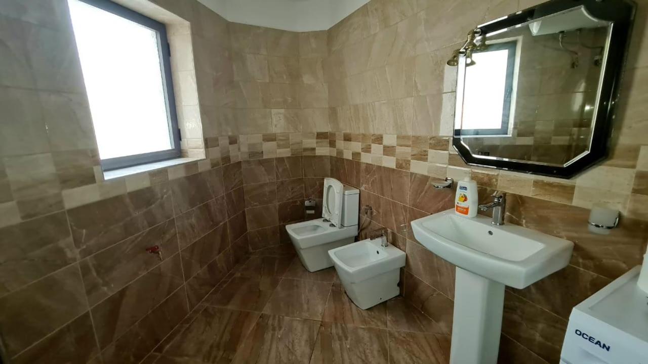 Calmly, spacious apartment next to USA embassy