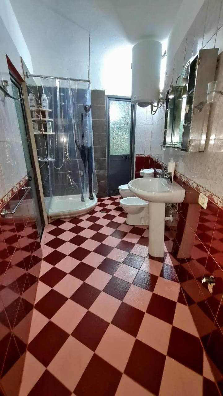 Calmly, spacious apartment next to USA embassy