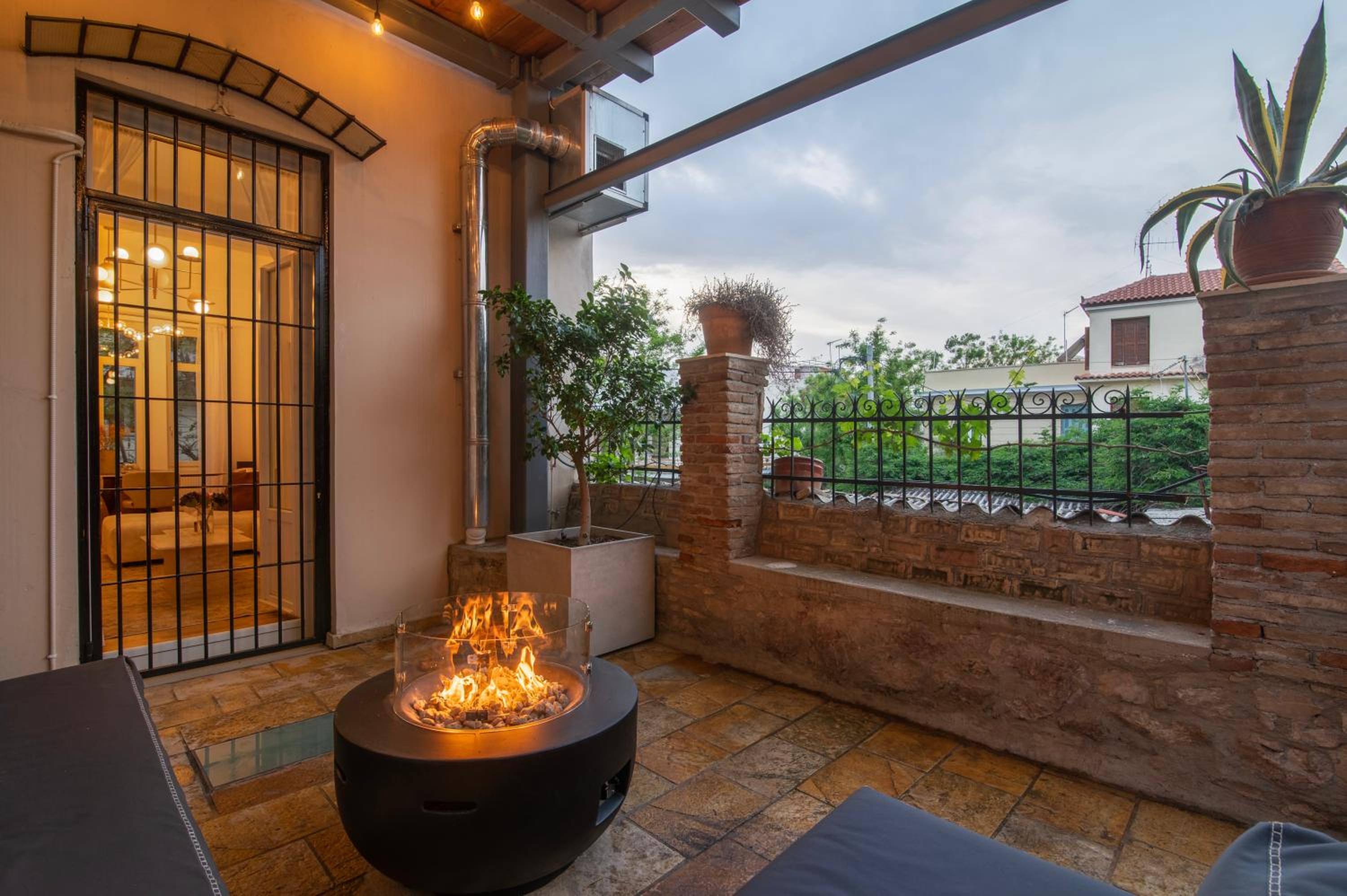 Majestic Villa overlooking Acropolis with Hot Tub