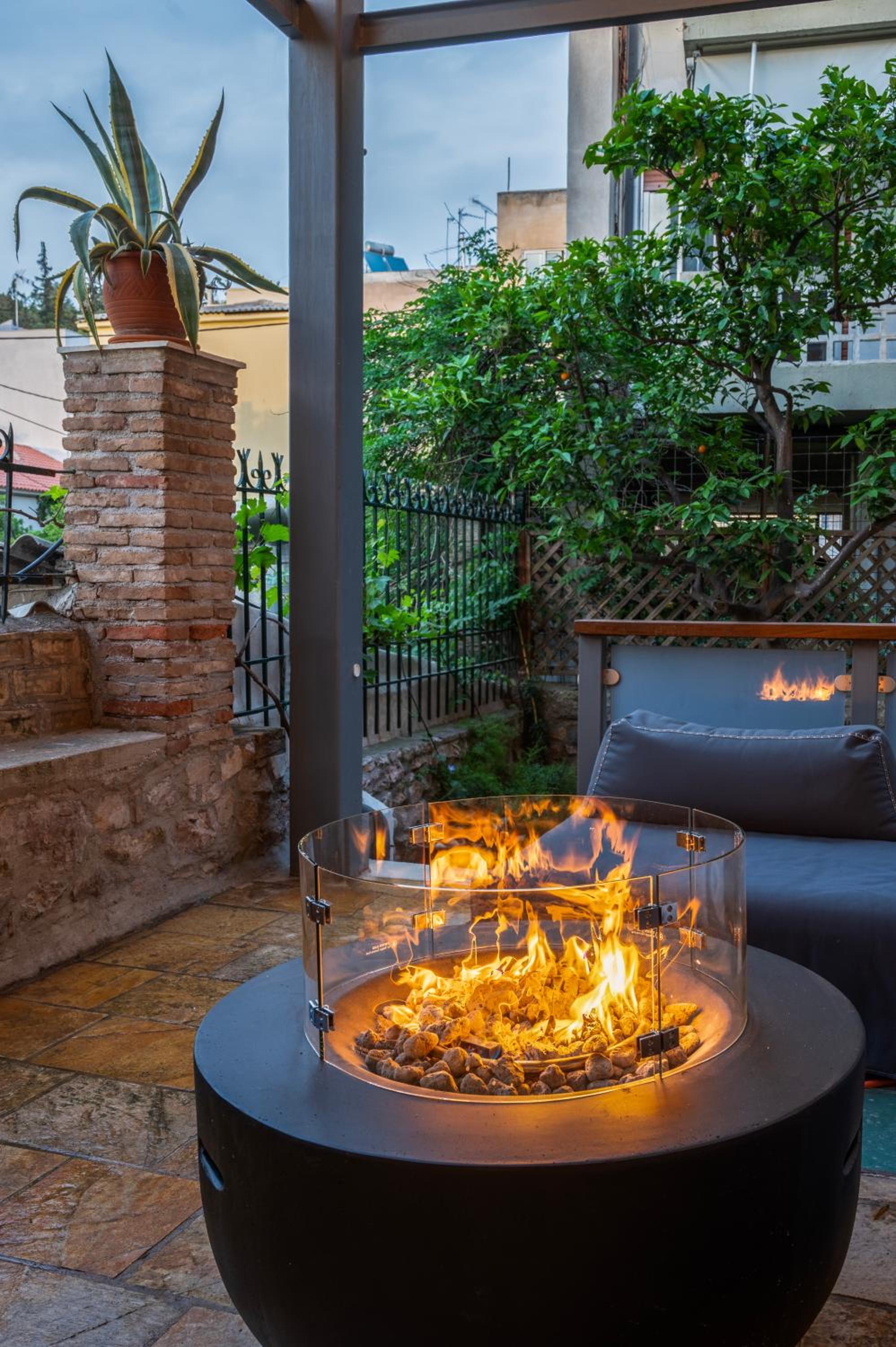 Majestic Villa overlooking Acropolis with Hot Tub