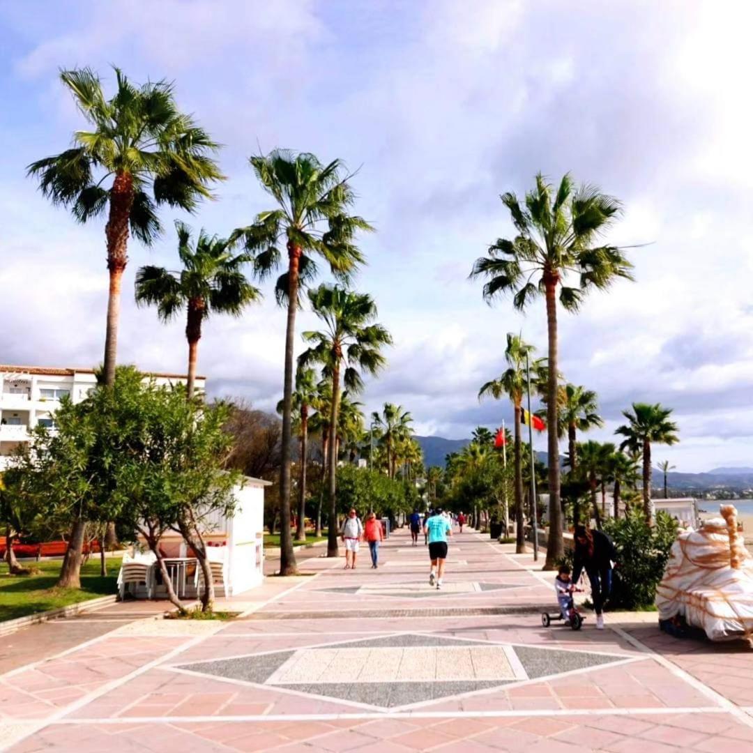Beach and golfside apartment in Guadalmina