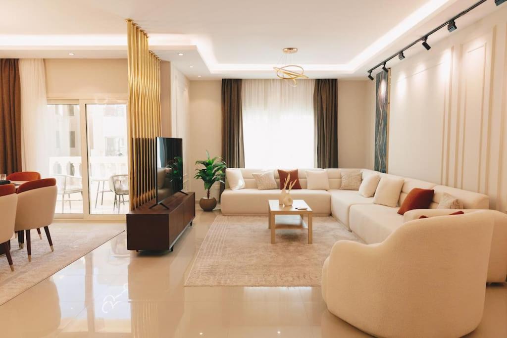 Signature Stays Luxurious Modern Apt
