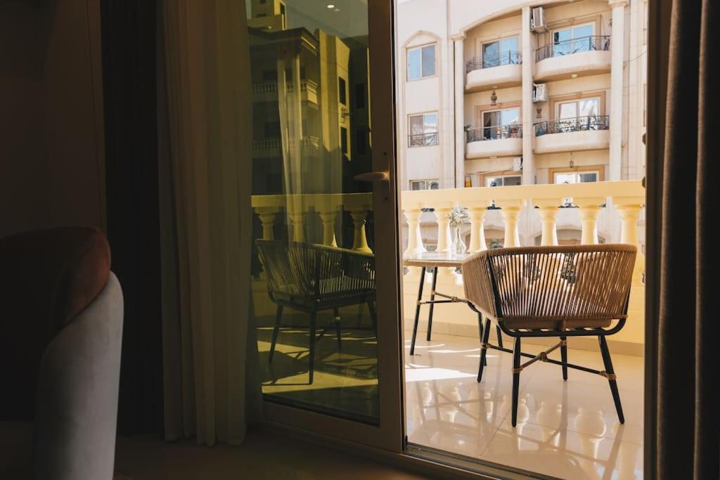 Signature Stays Luxurious Modern Apt