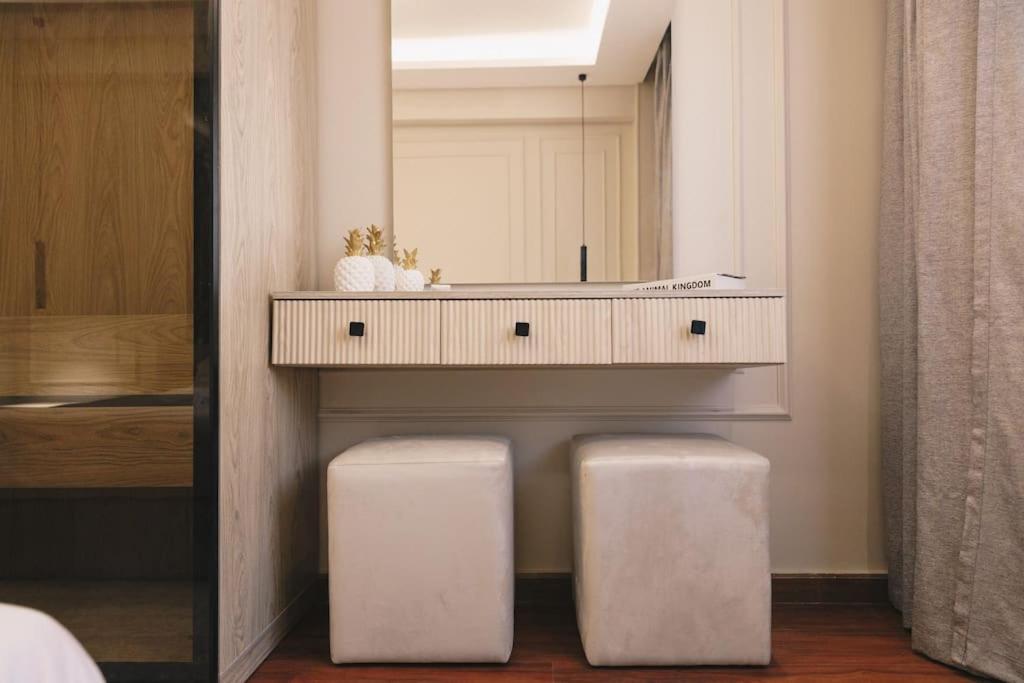 Signature Stays Luxurious Modern Apt