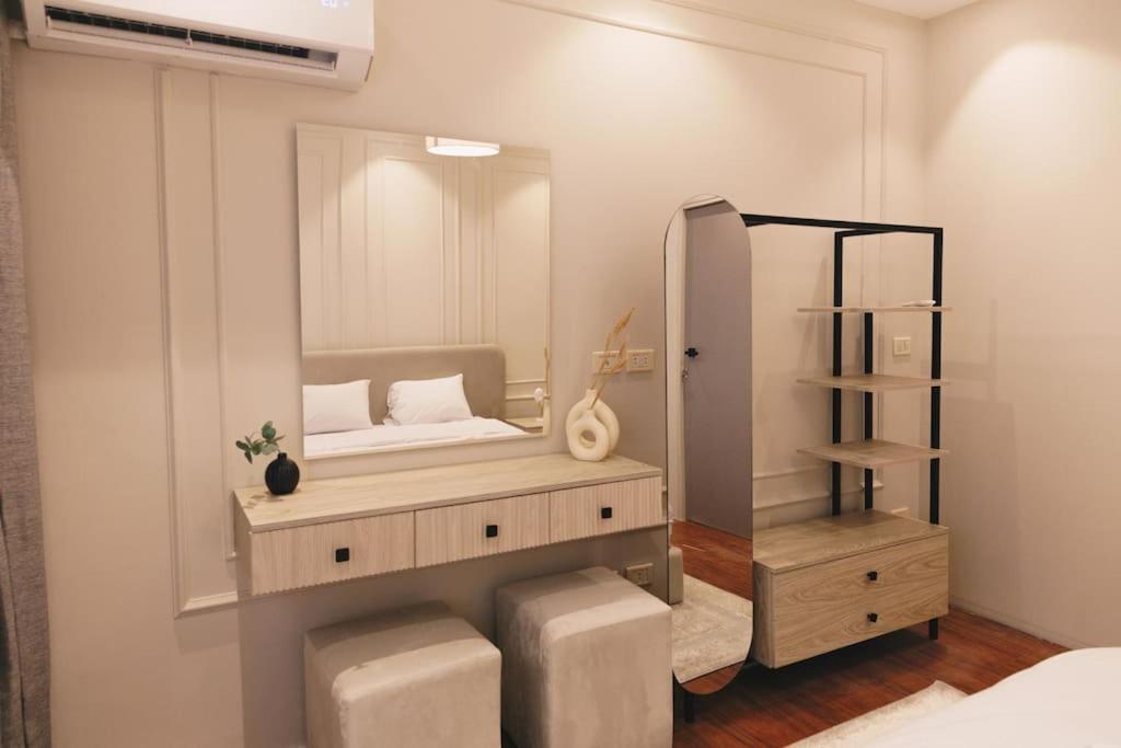 Signature Stays Luxurious Modern Apt