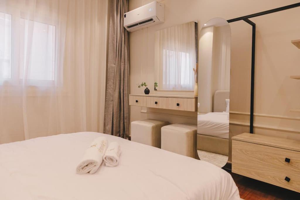 Signature Stays Luxurious Modern Apt