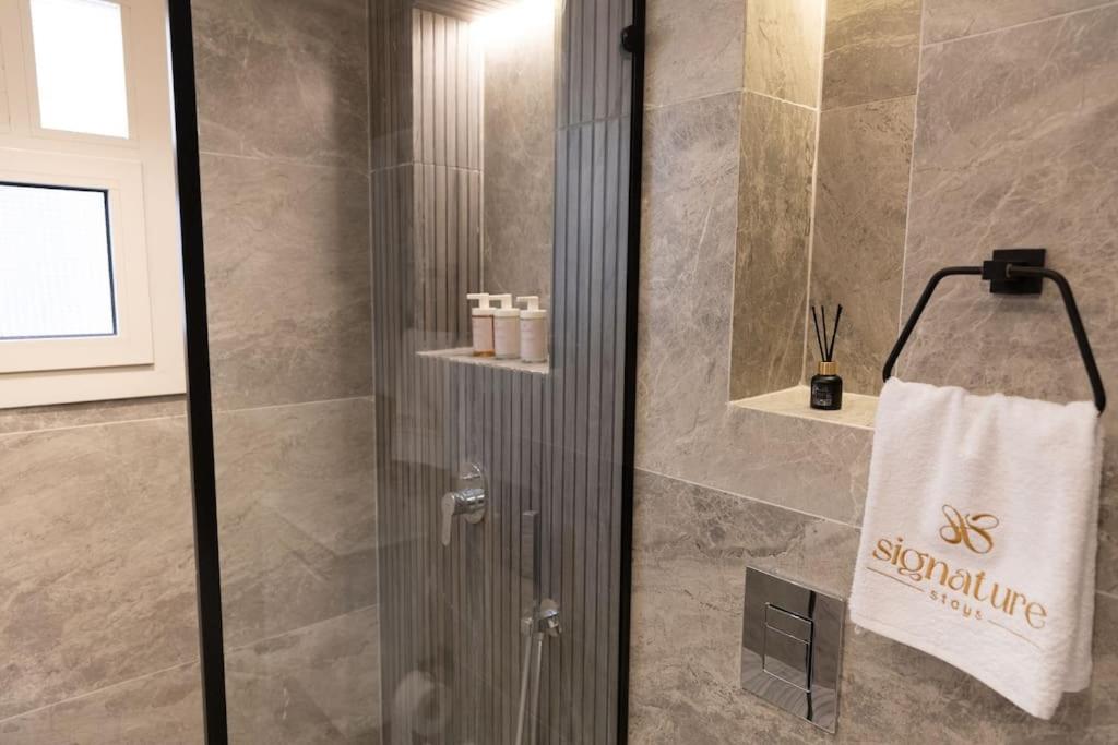 Signature Stays Luxurious Modern Apt