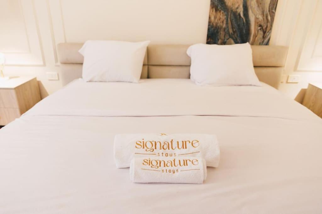 Signature Stays Luxurious Modern Apt