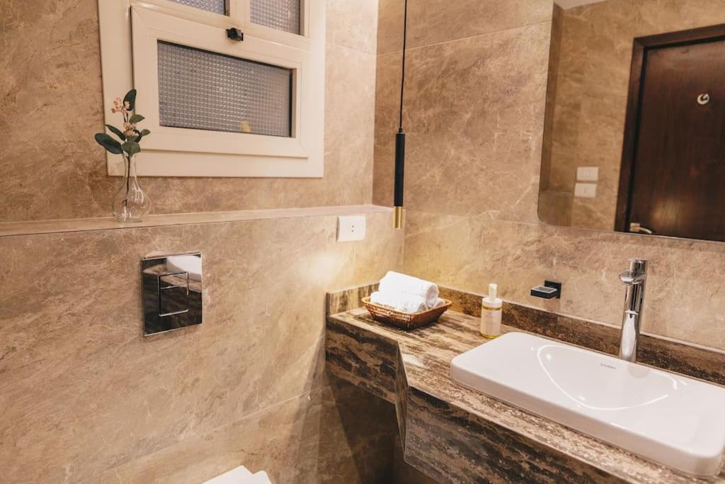 Signature Stays Luxurious Modern Apt