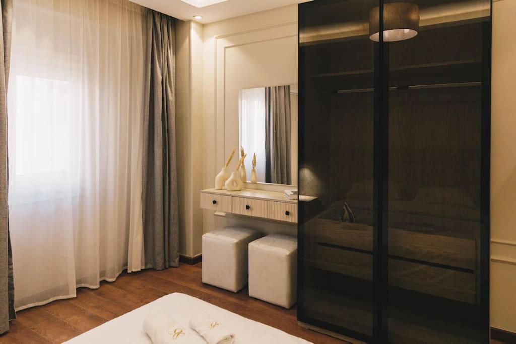 Signature Stays Luxurious Modern Apt