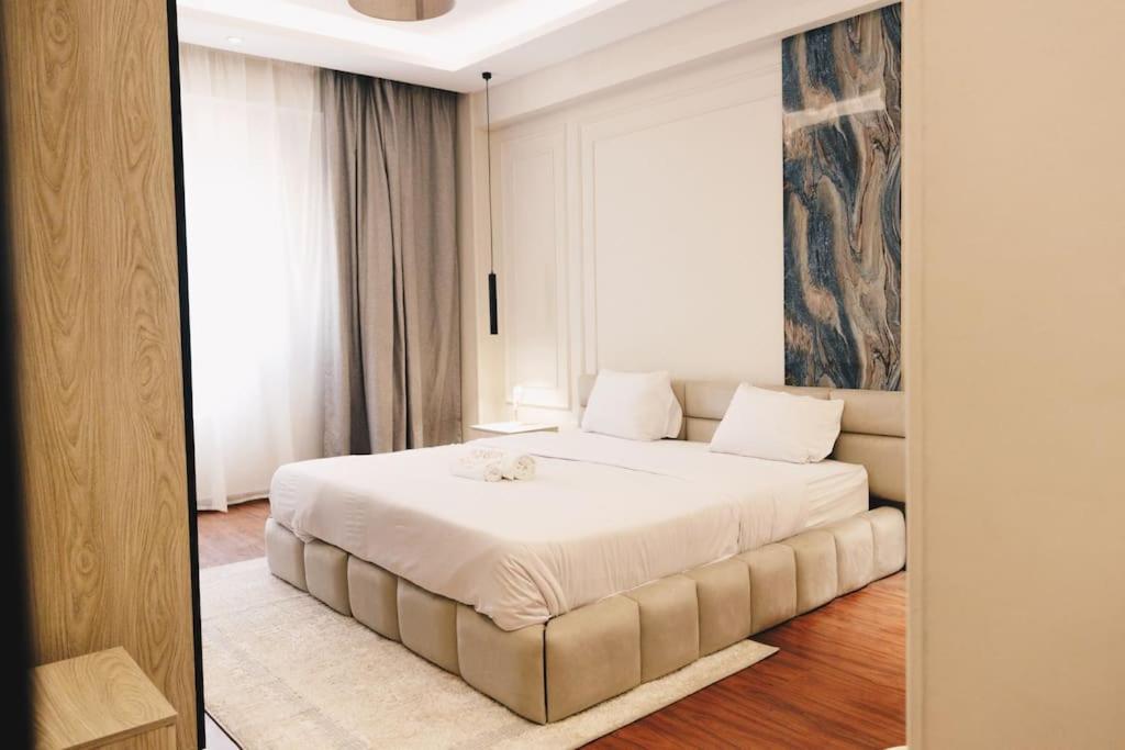 Signature Stays Luxurious Modern Apt