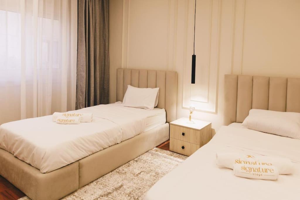 Signature Stays Luxurious Modern Apt