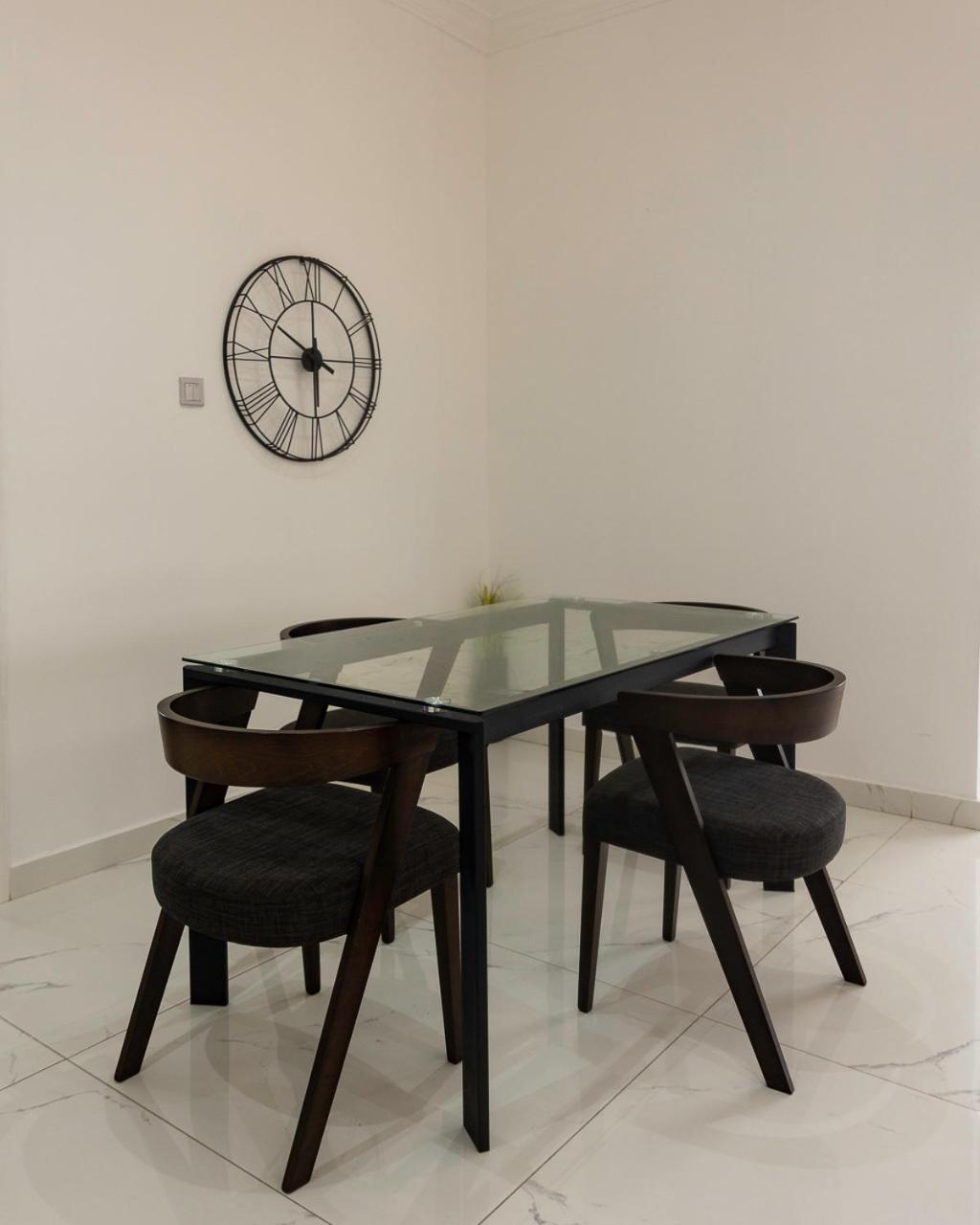 MOB Apartment 3Br view 3