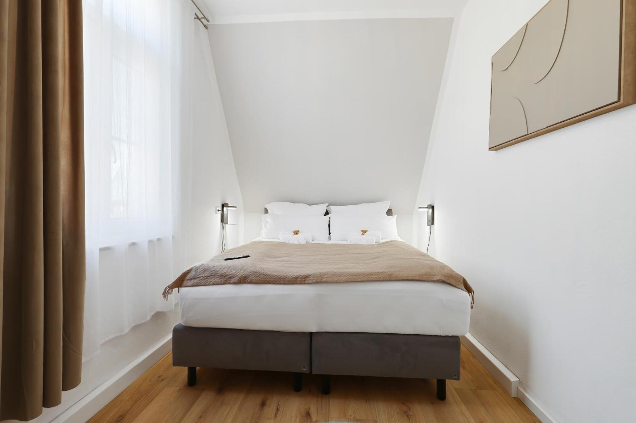 cruwzo I Exclusive Apartments in Central location with Parking