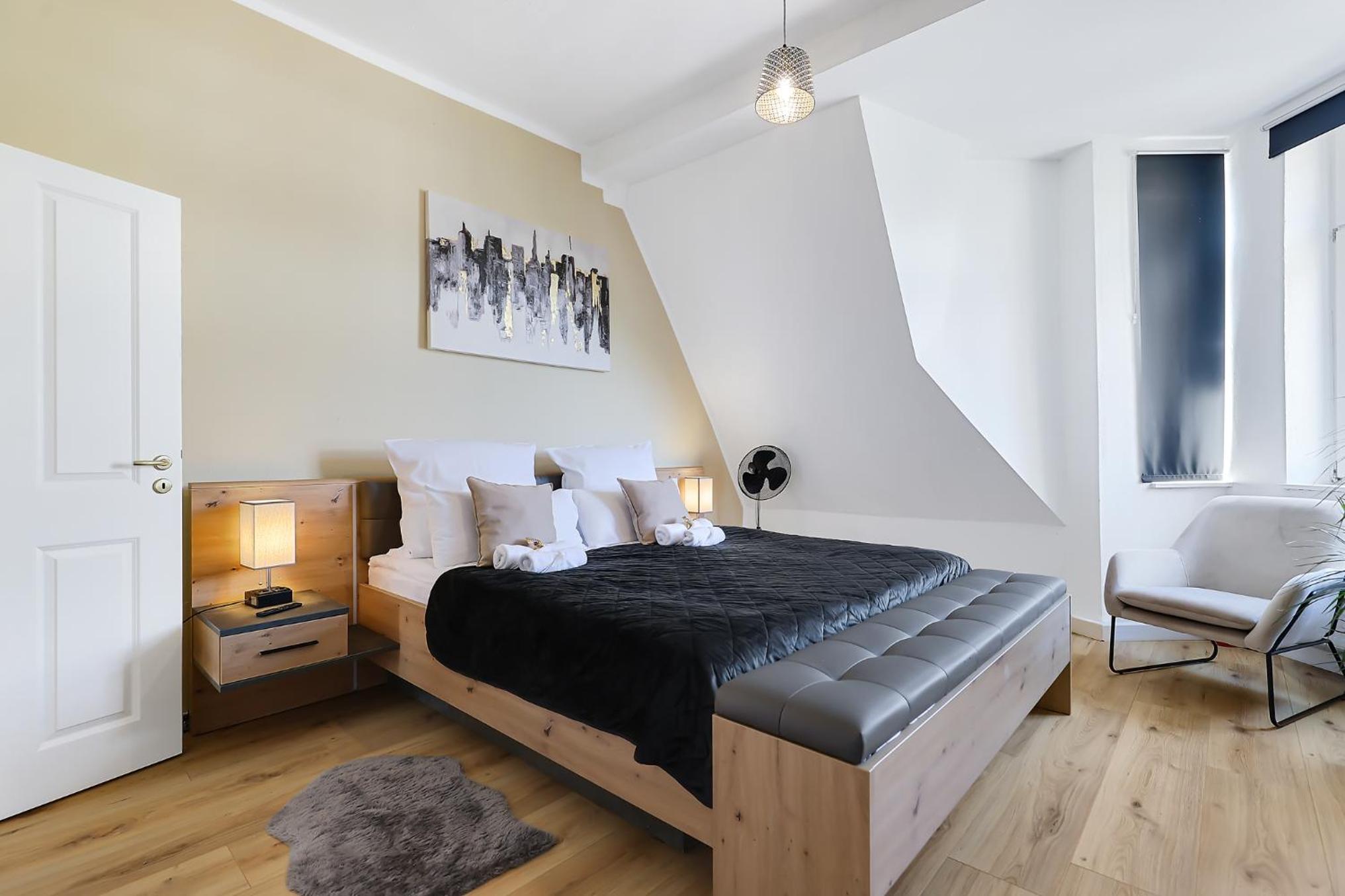 cruwzo I Exclusive Apartments in Central location with Parking