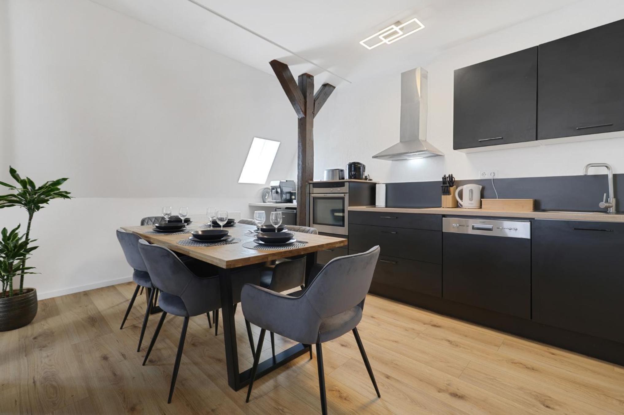 cruwzo I Exclusive Apartments in Central location with Parking