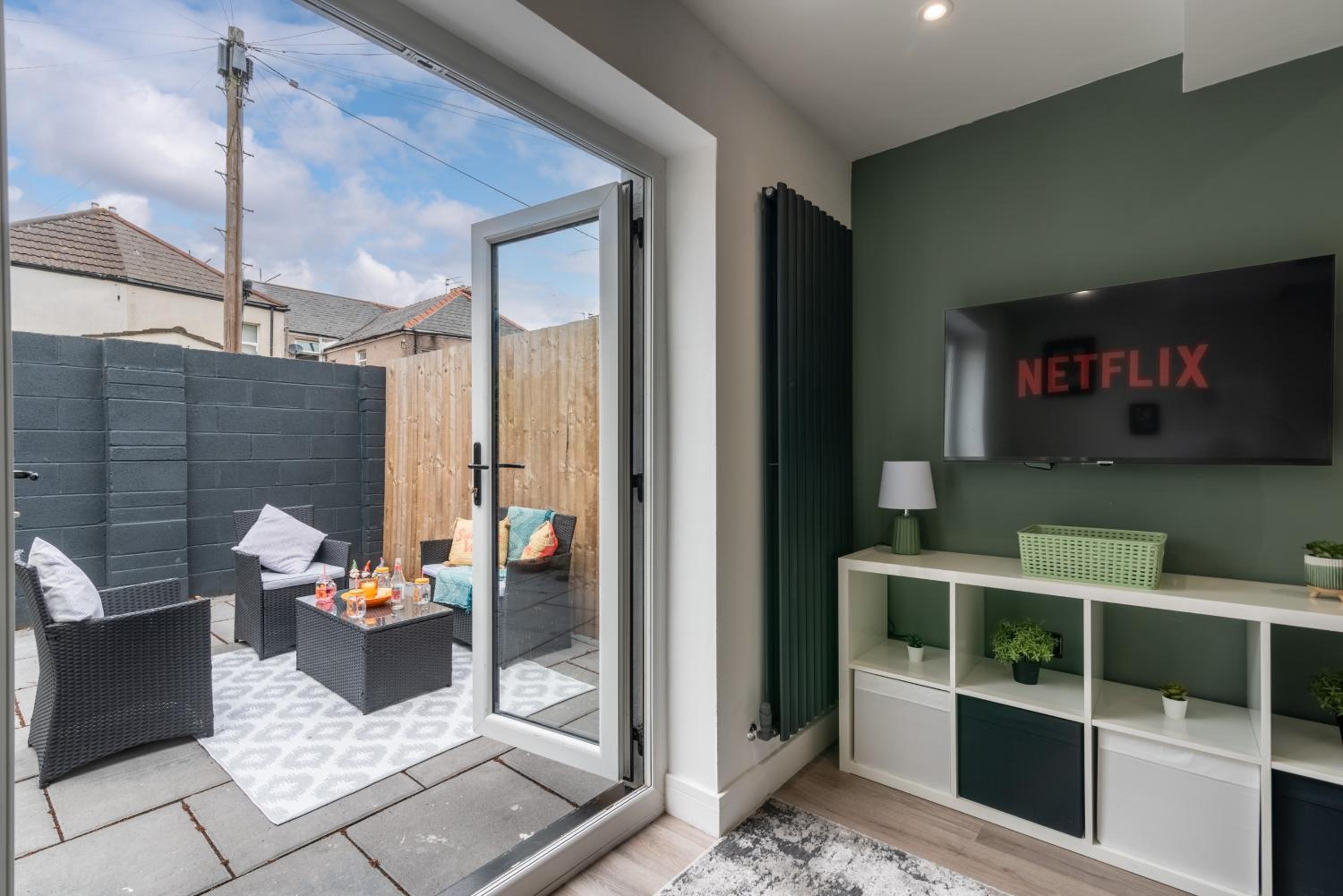 Luxury Apartments in Cardiff City Centre view 4