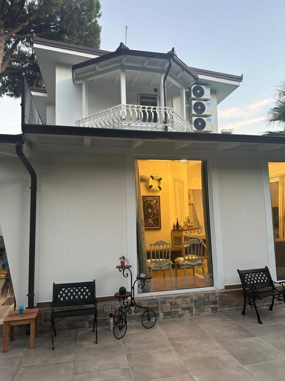 Vila E5