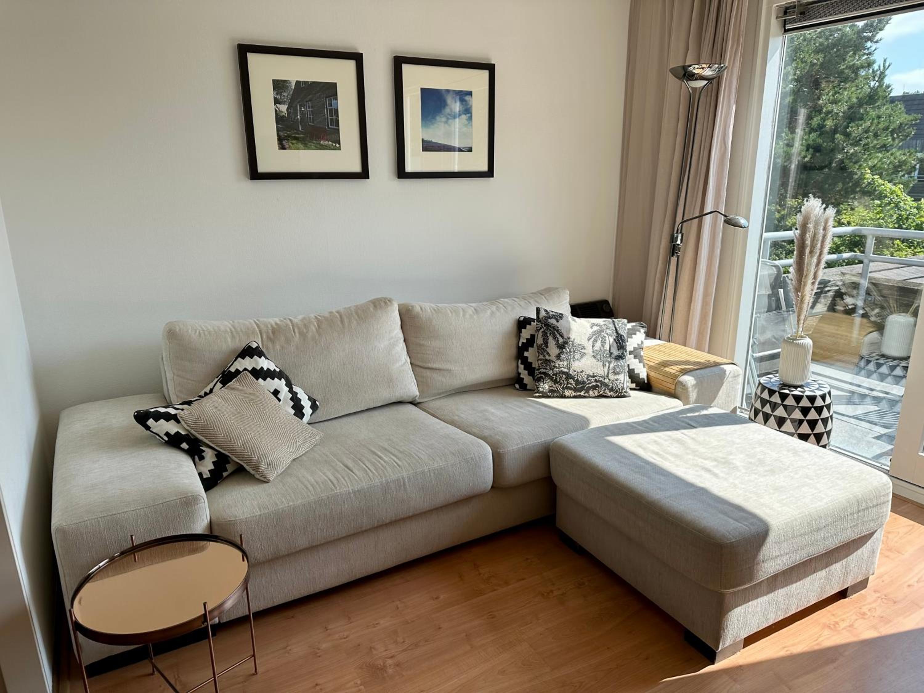Zonnig appartement Hollum met balkon en groen uitzicht view 2
