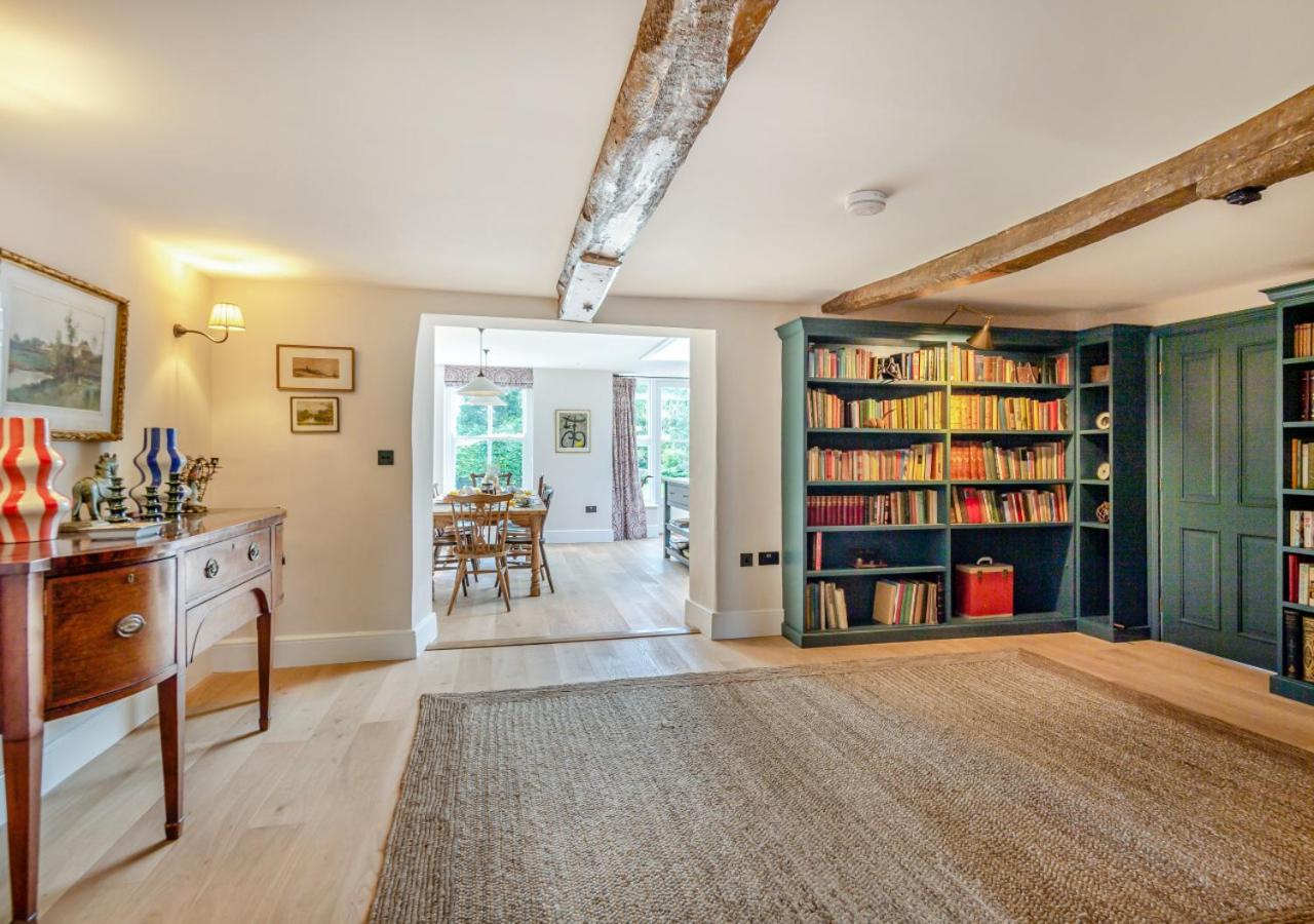 7 Bed in Kimberley oc-p28132