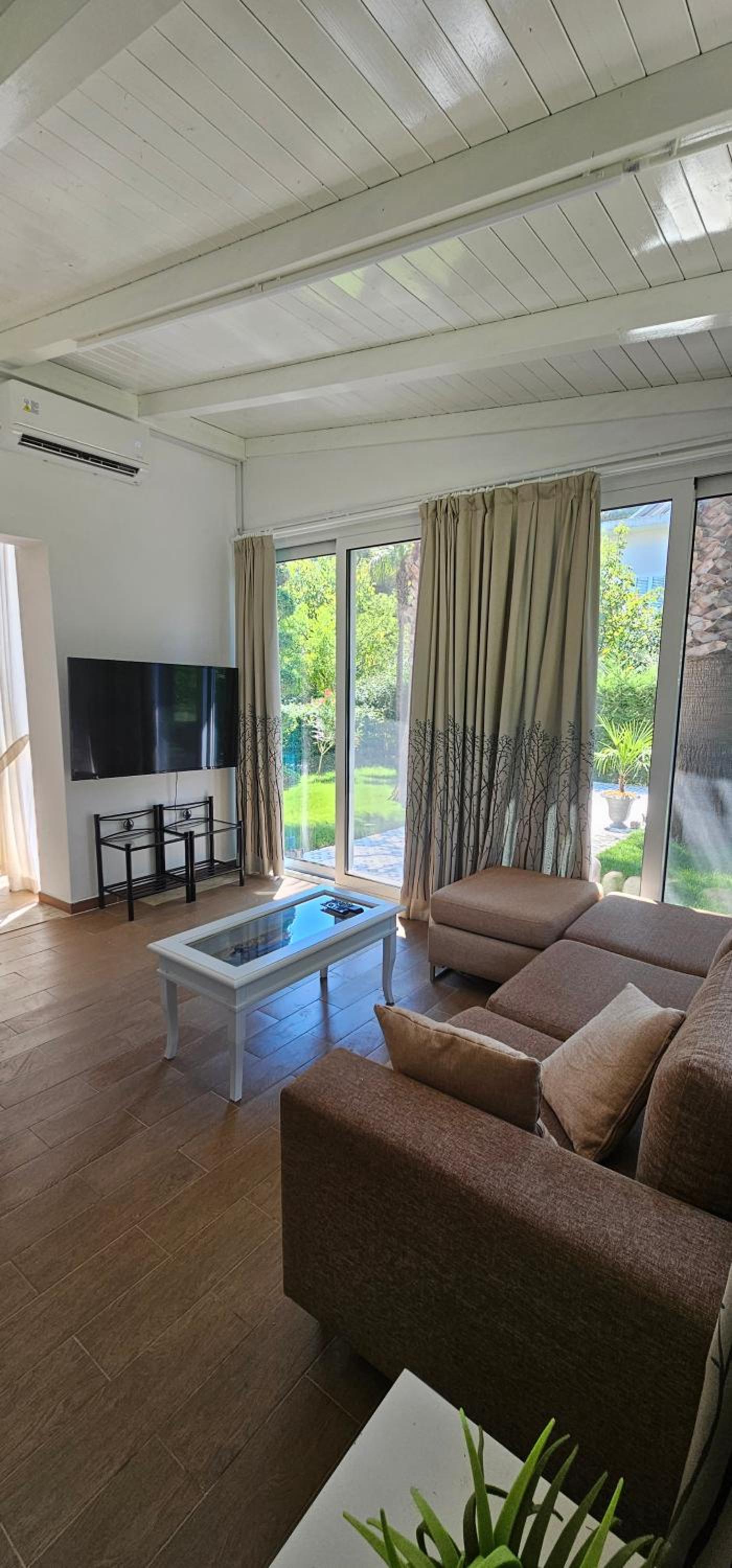 Vila E5