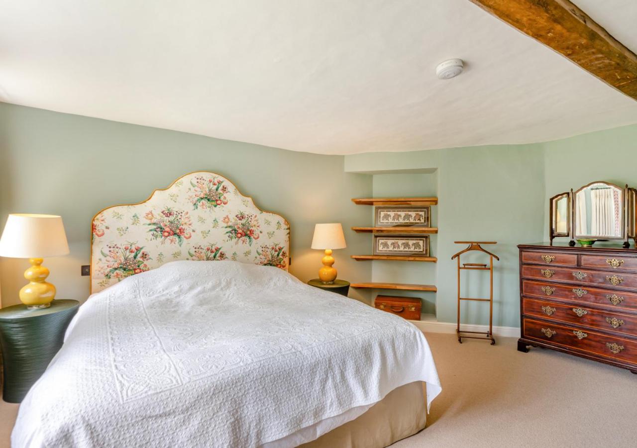 7 Bed in Kimberley oc-p28132