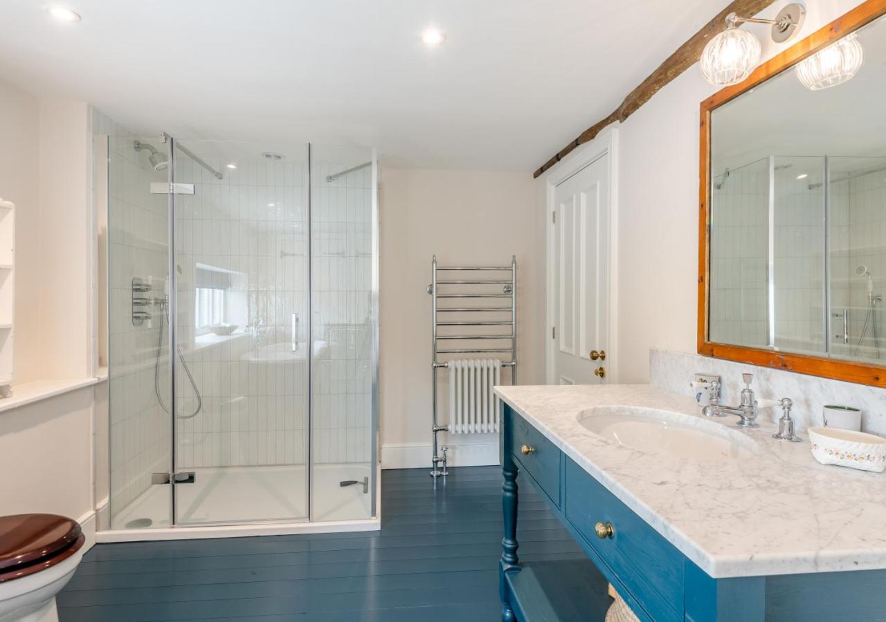 7 Bed in Kimberley oc-p28132