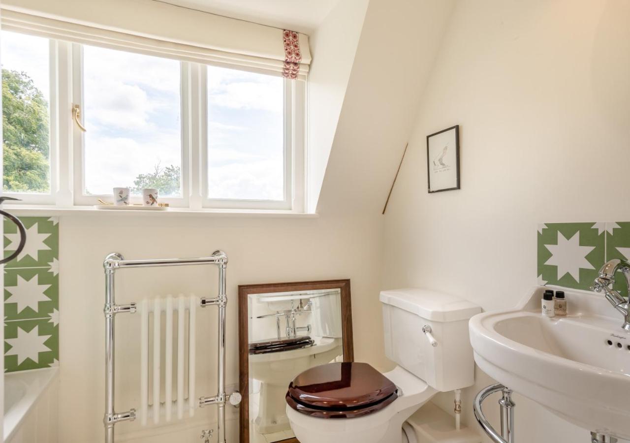 7 Bed in Kimberley oc-p28132