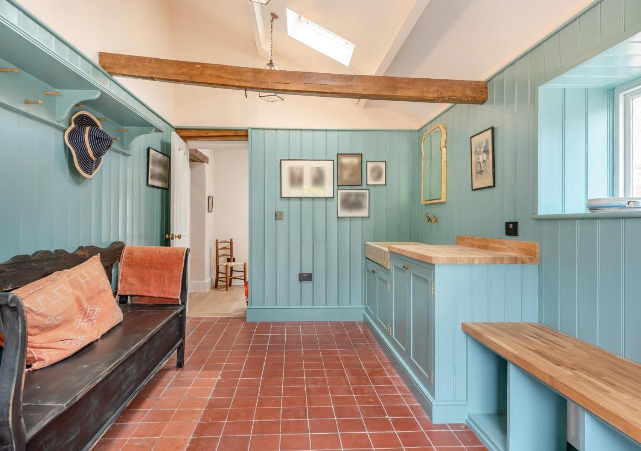 7 Bed in Kimberley oc-p28132