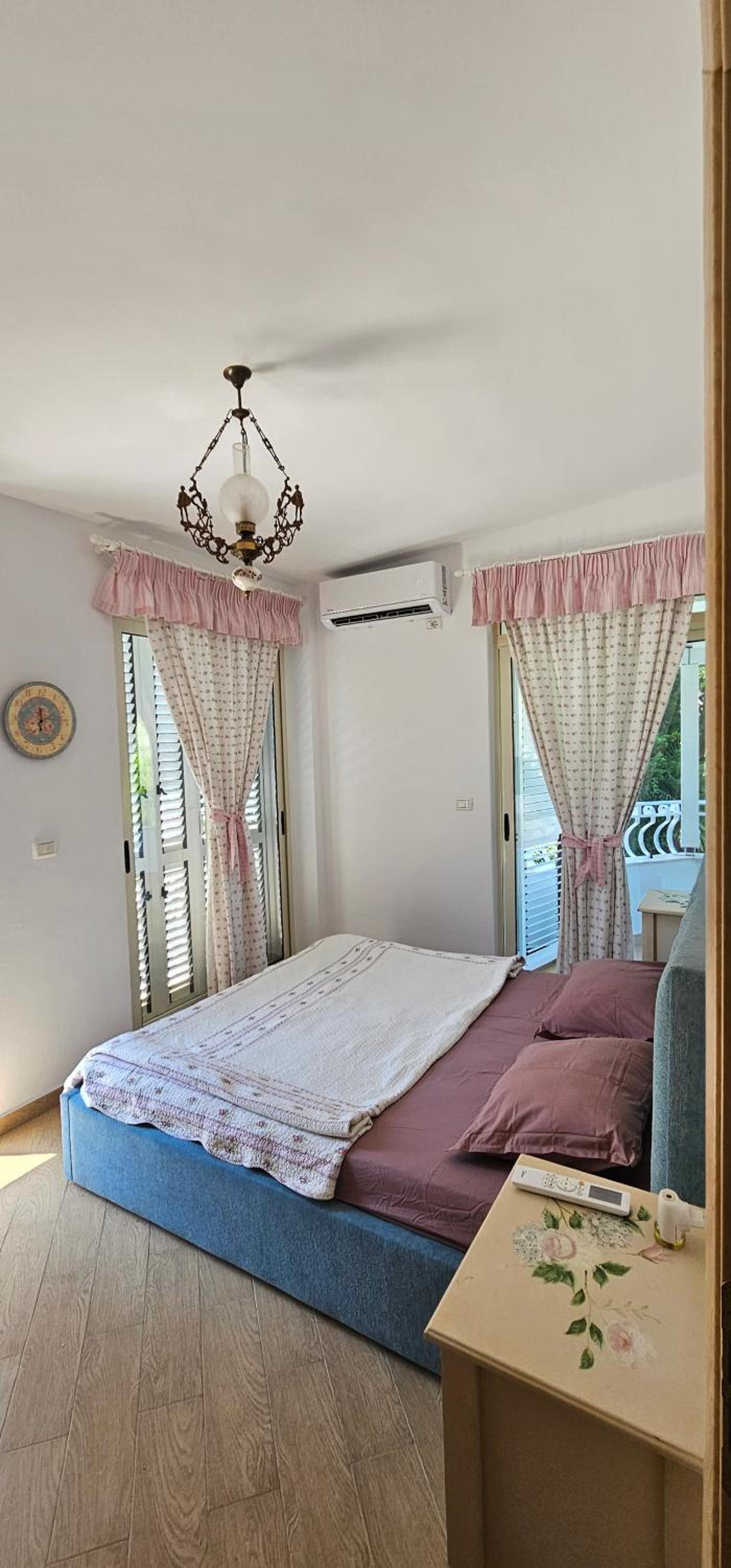 Vila E5
