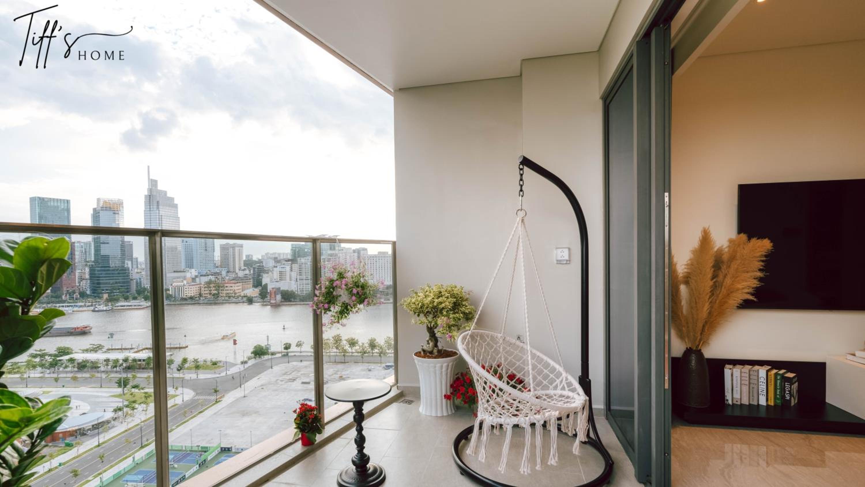 Metropole Thu Thiem - Tiff's Opera Suite