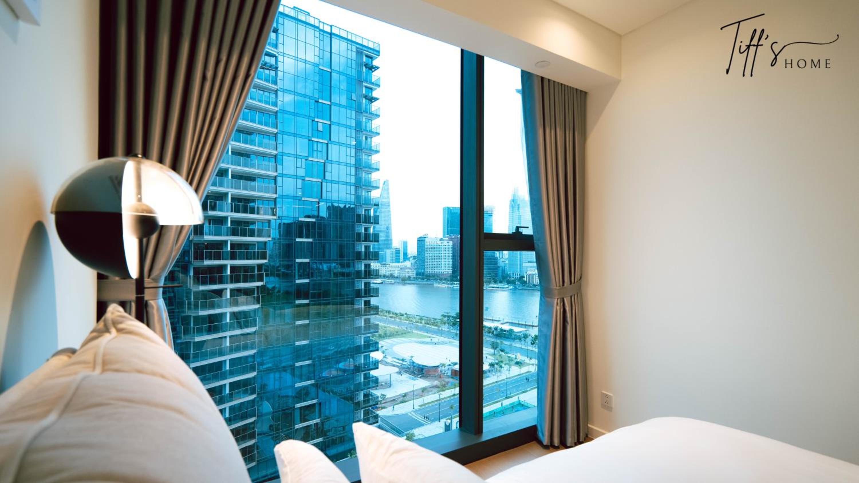 Metropole Thu Thiem - Tiff's Opera Suite
