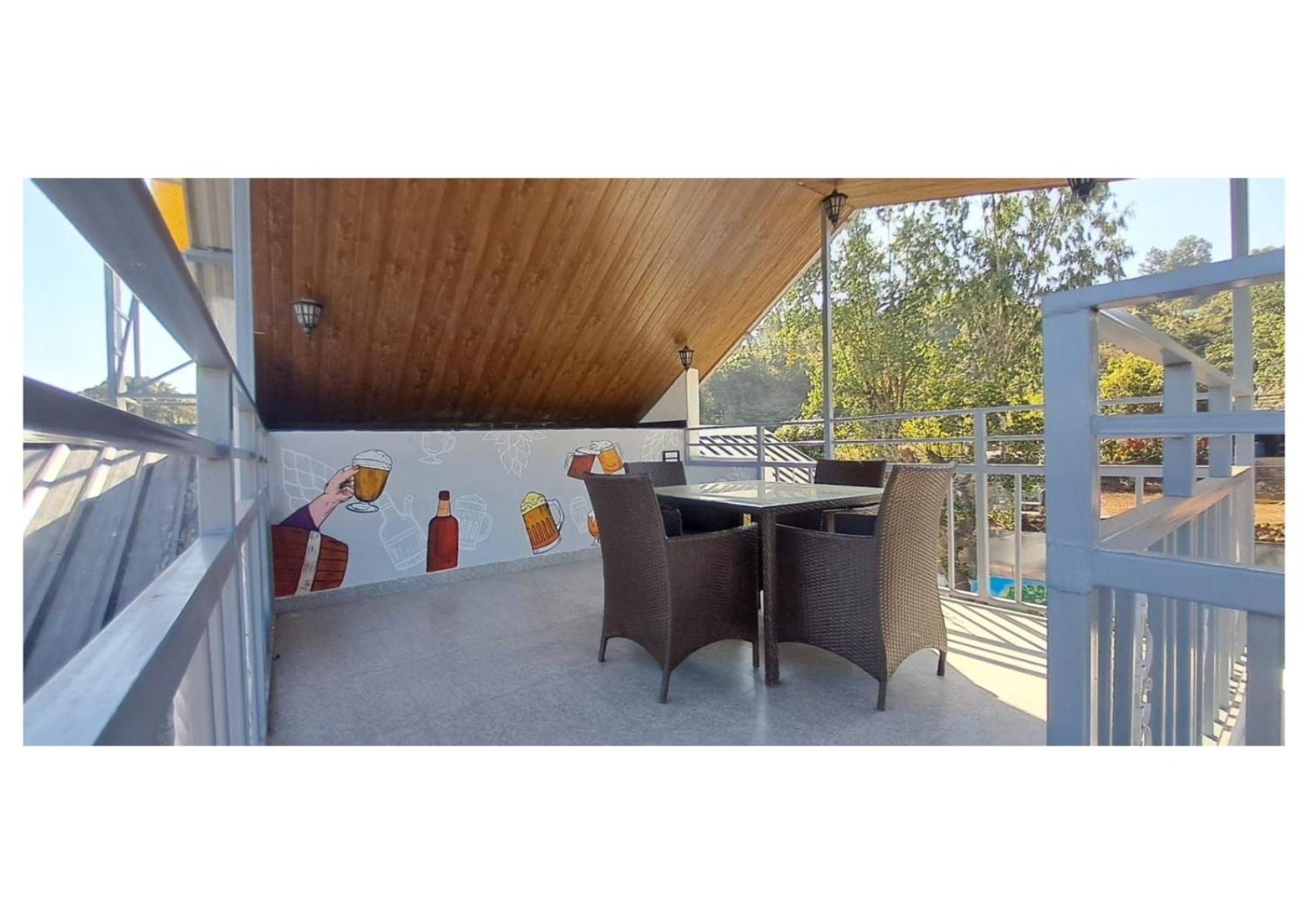 Bee Buzz Villa view 4