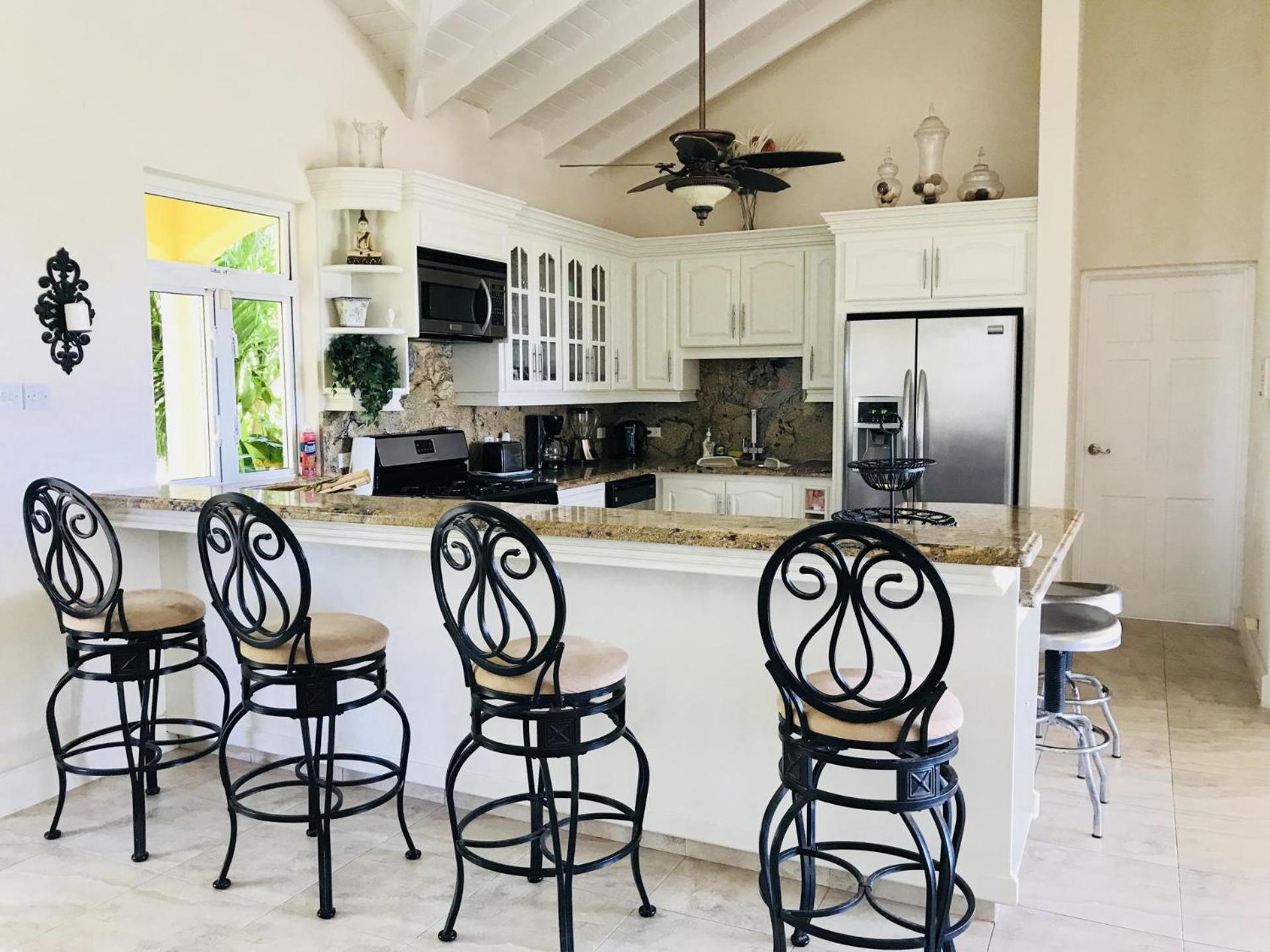 Remarkable 3-Bed Villa in christ church