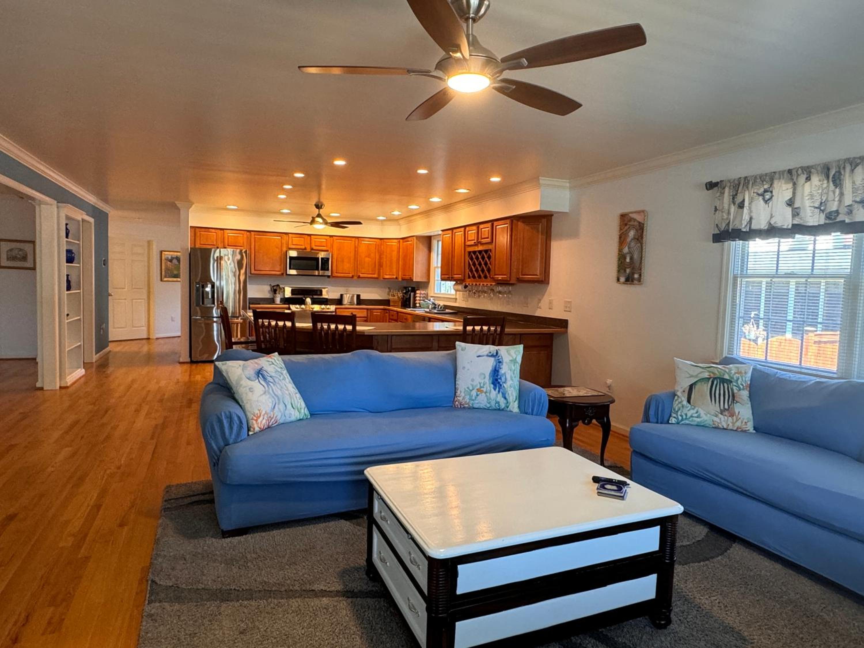 River Gem: Spacious 4 Bdrm Beach House 2 Blocks to Beach view 3