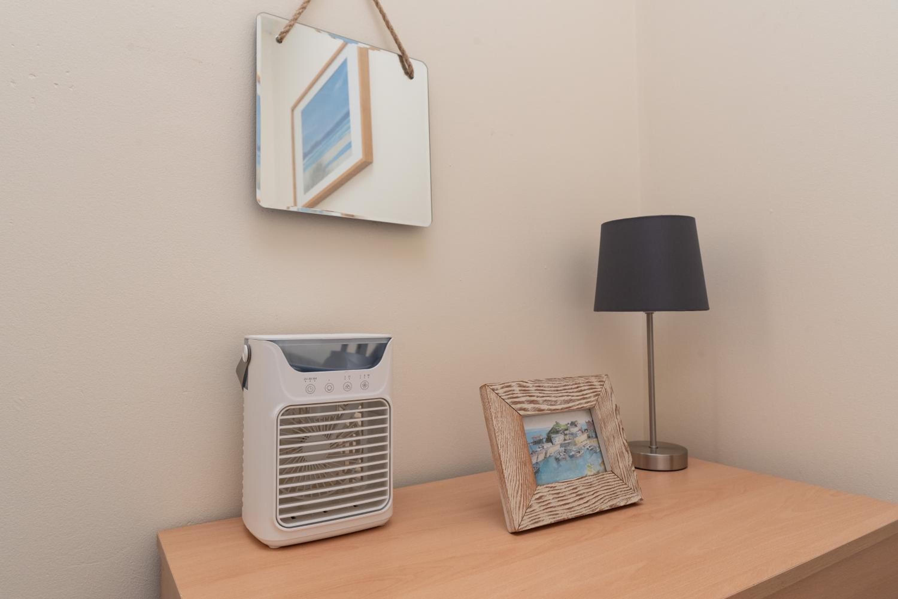 Central Cardiff One-Bedroom Apartments with Fast WiFi, Parking & Self Check-In view 4