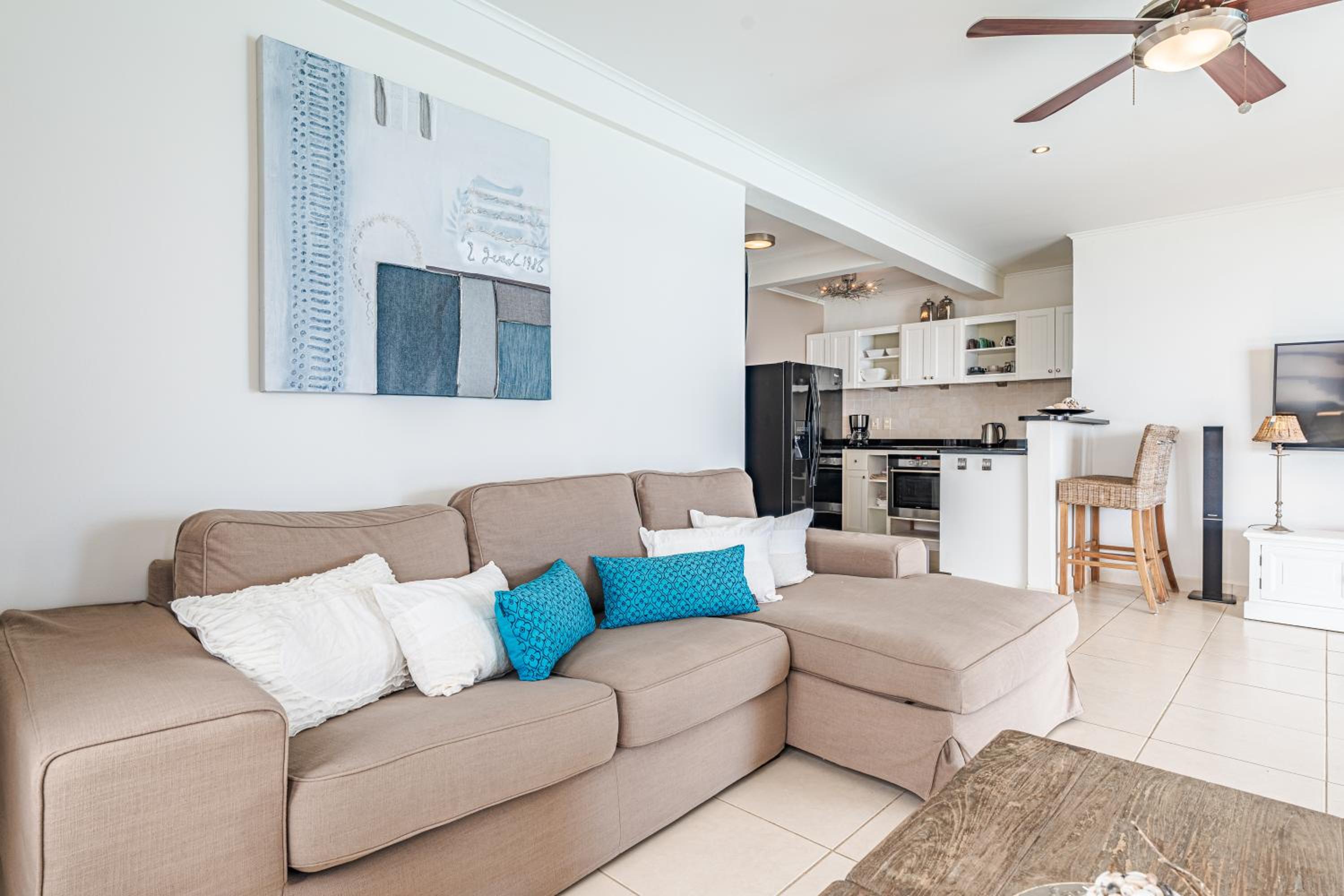 Bellevue Residence #7 - Oceanfront condo