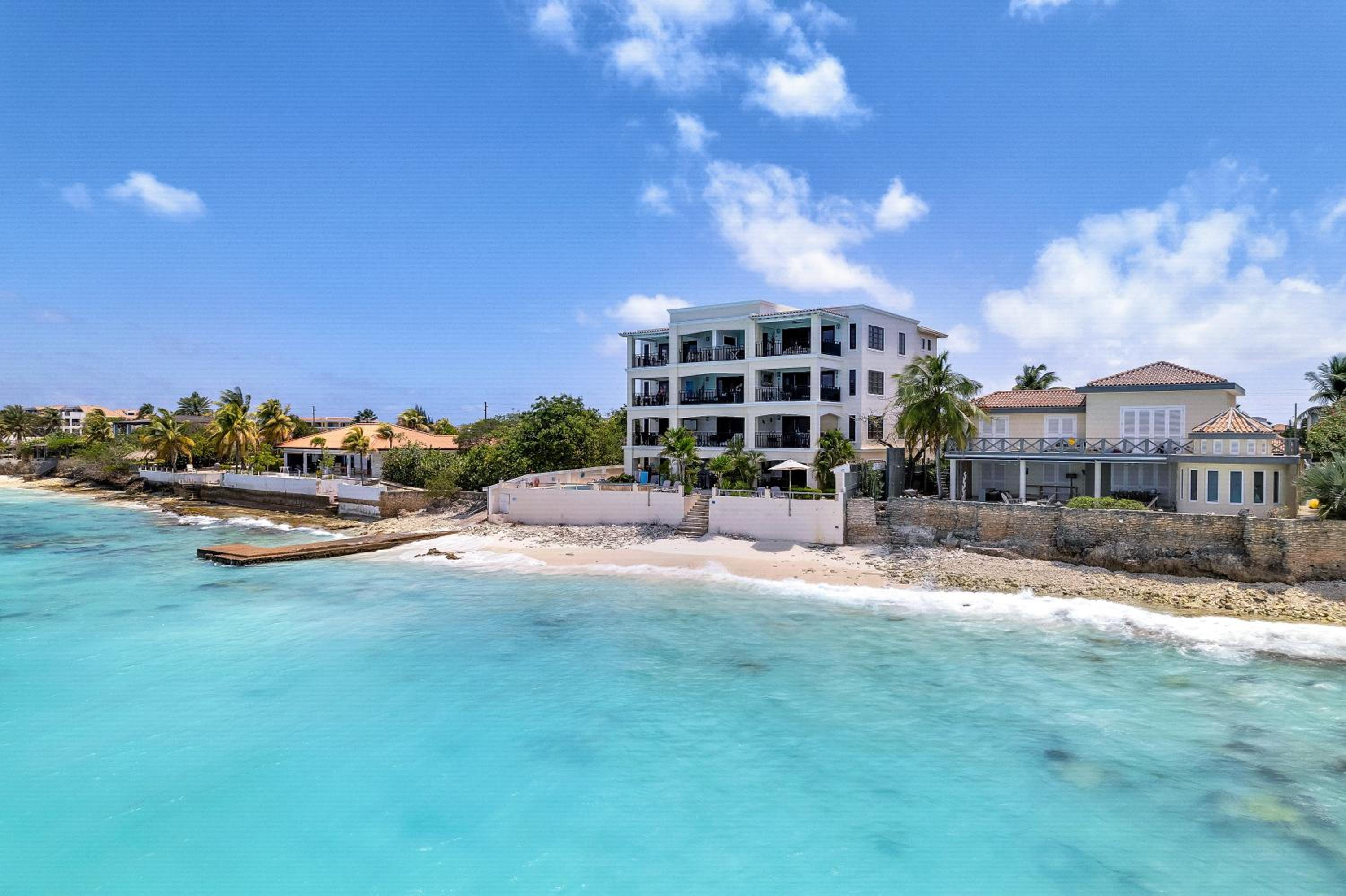 Bellevue Residence #7 - Oceanfront condo
