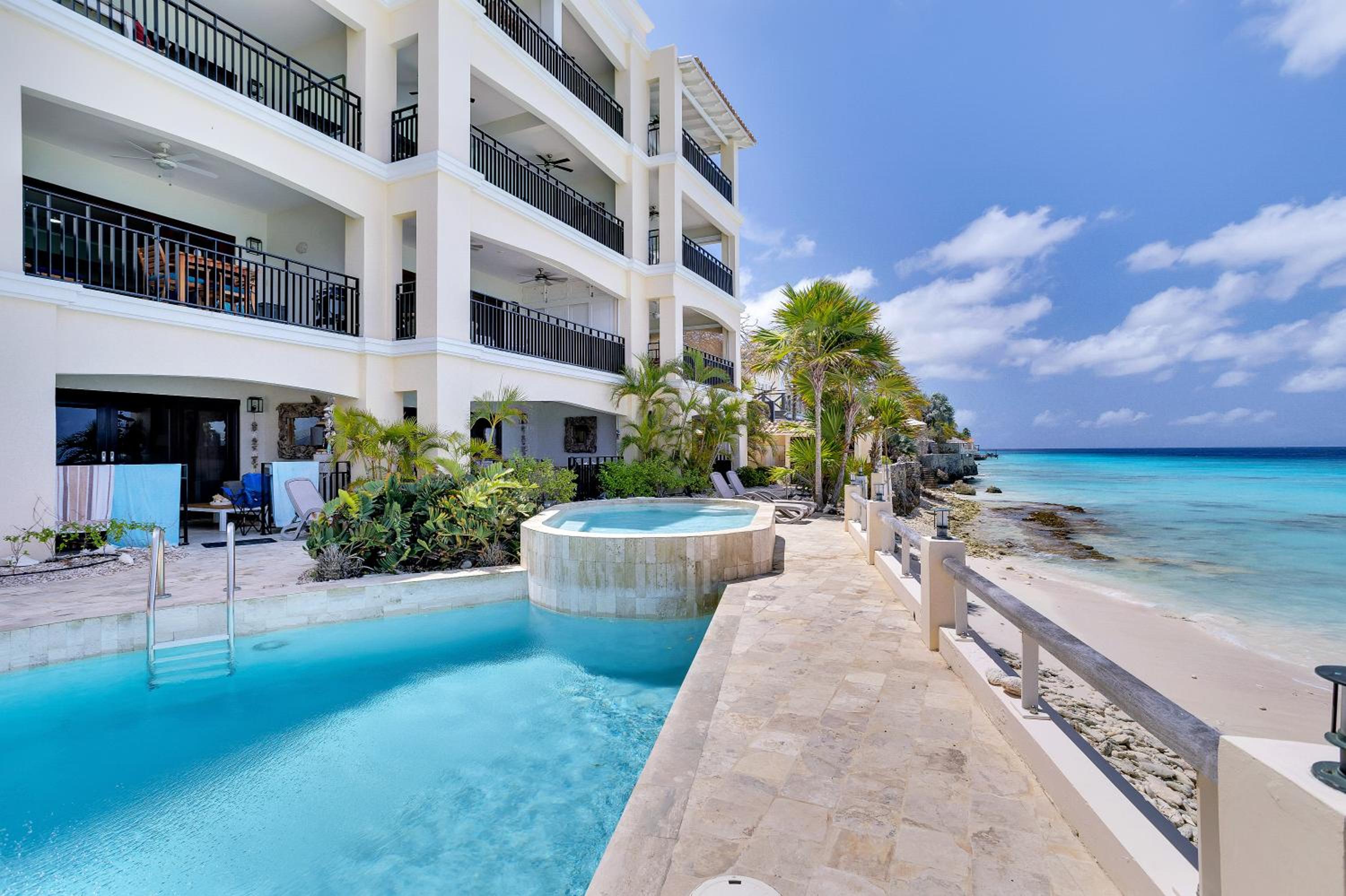 Bellevue Residence #7 - Oceanfront condo
