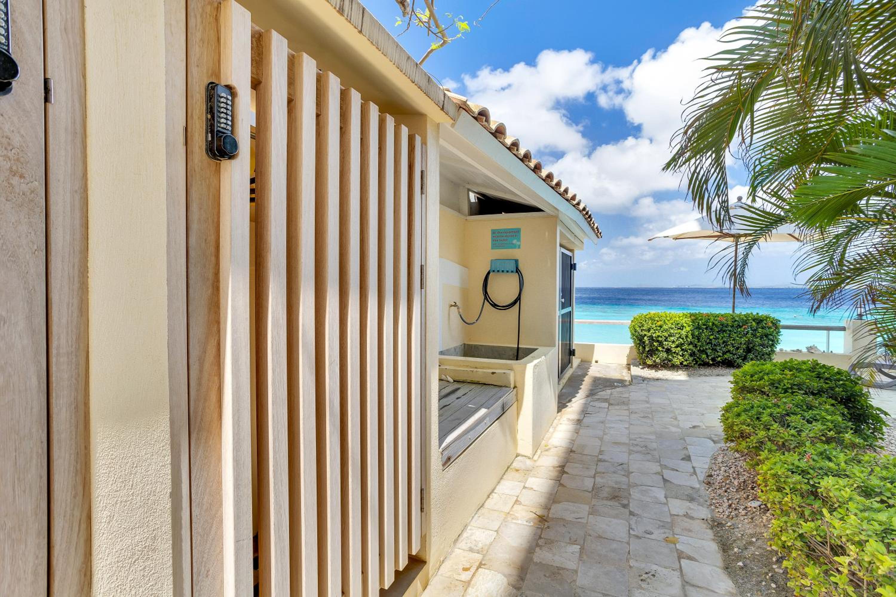 Bellevue Residence #7 - Oceanfront condo