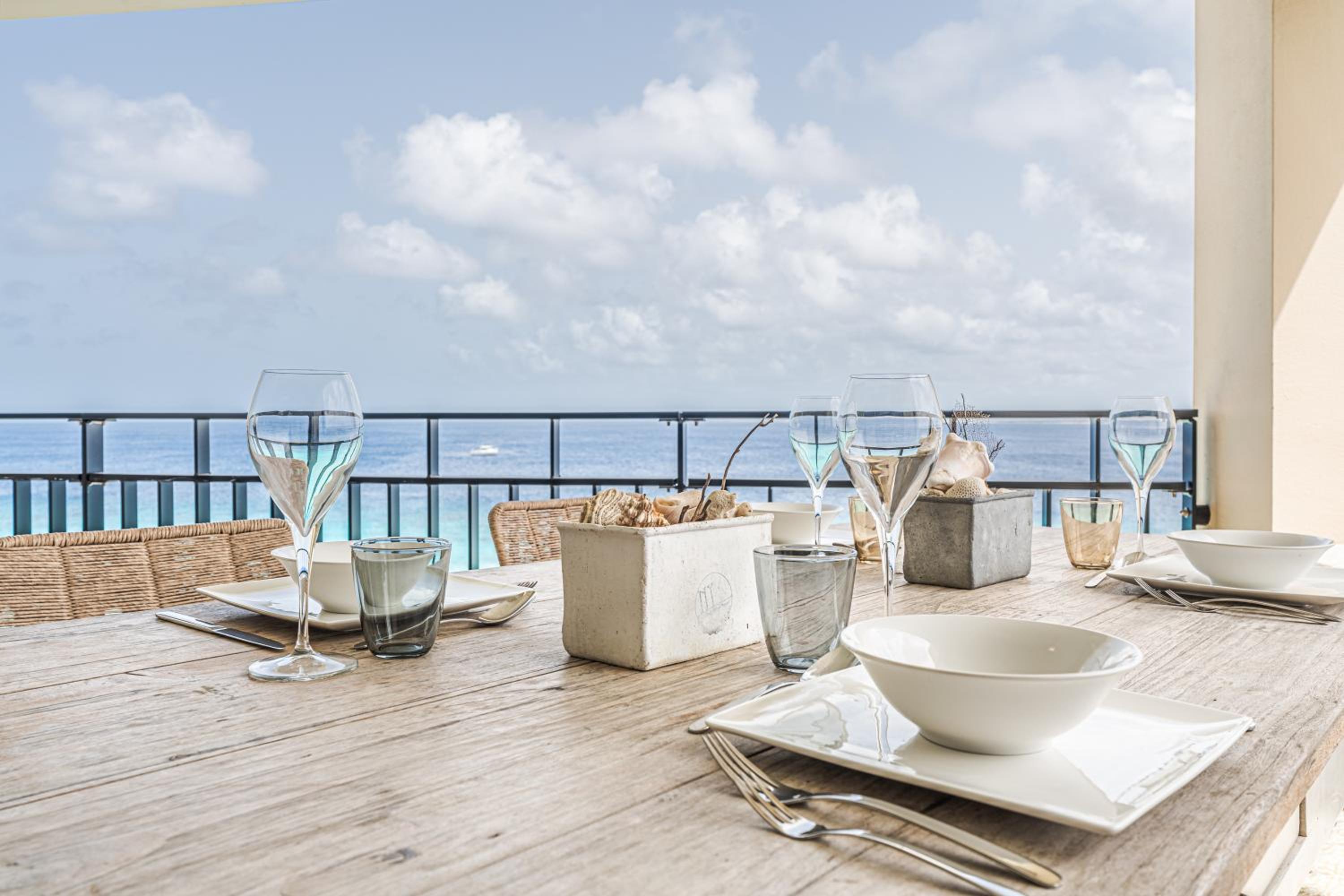 Bellevue Residence #7 - Oceanfront condo