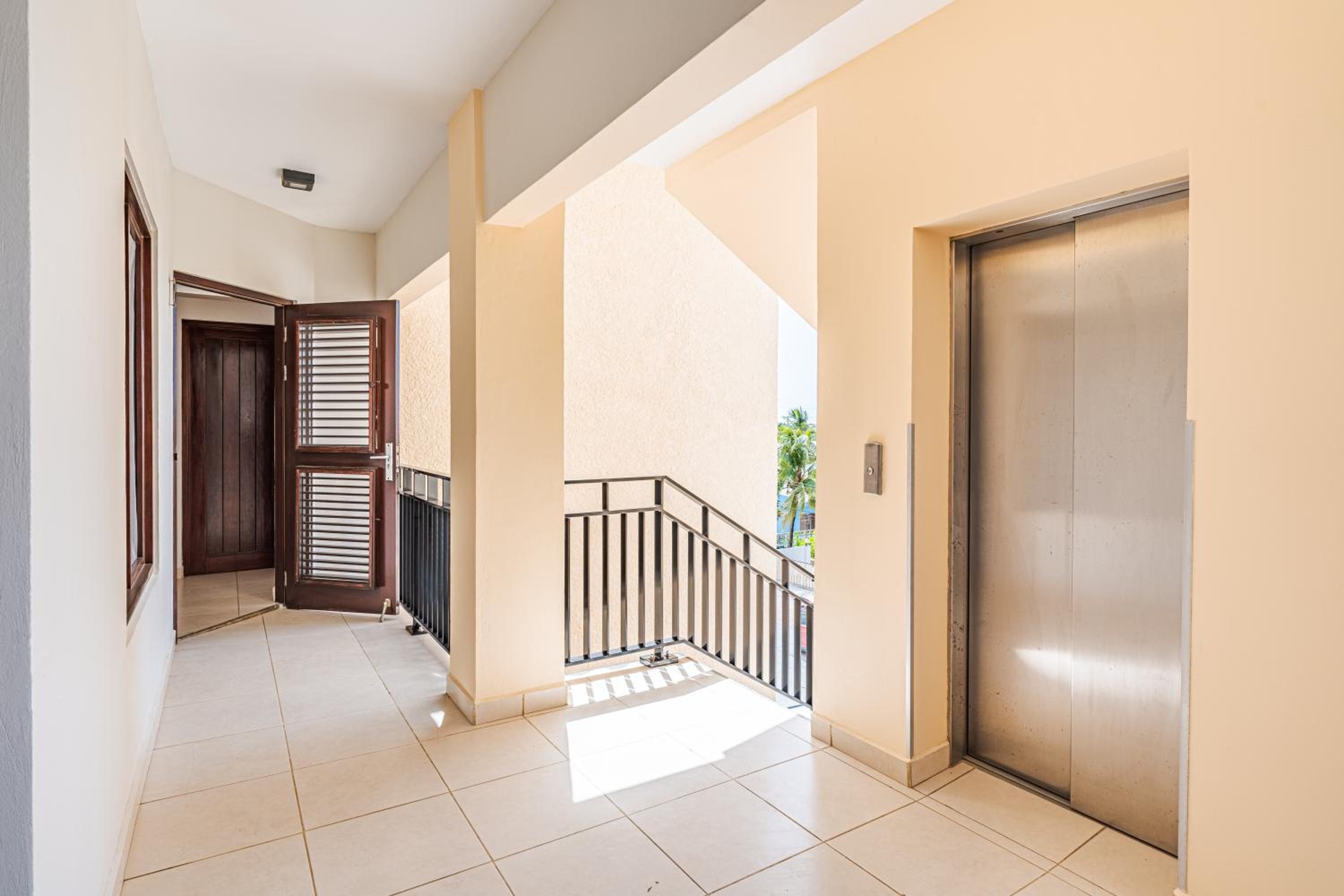 Bellevue Residence #7 - Oceanfront condo